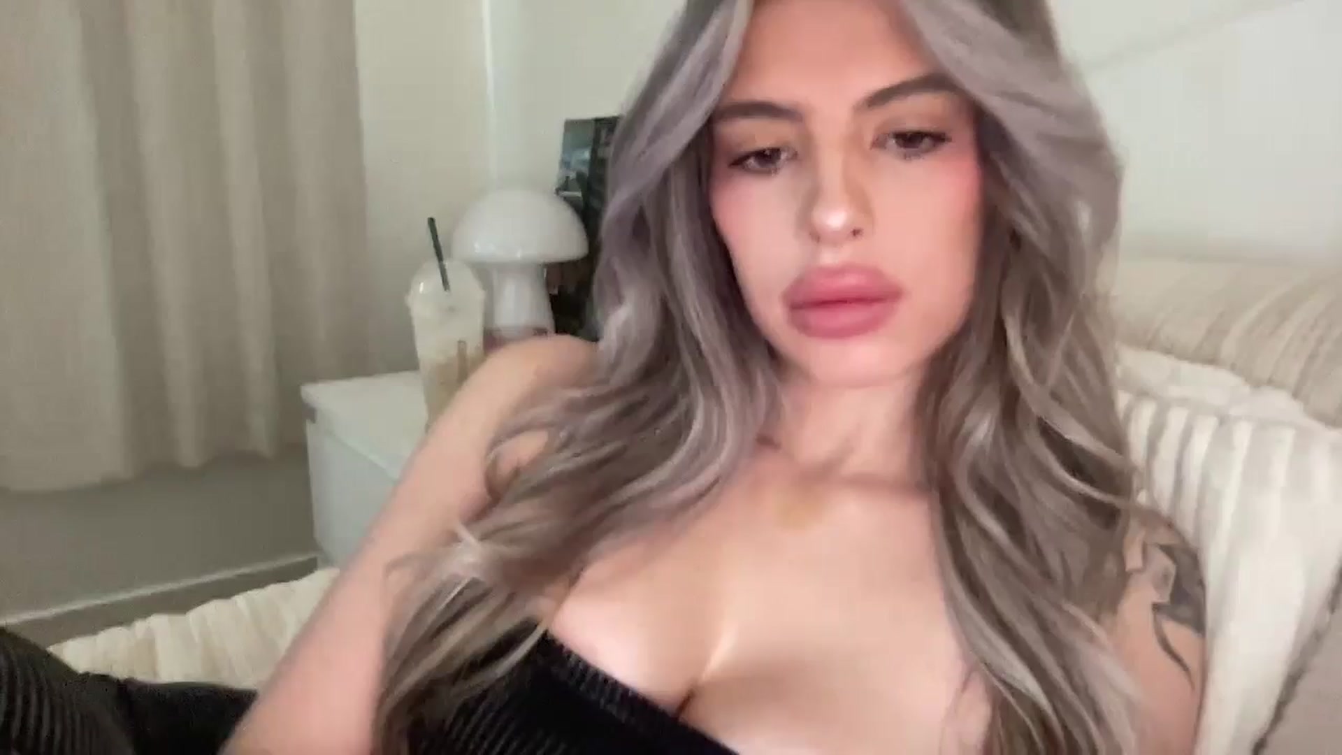 Gallery image thumbnail from aryaaxo's myfreecams stream on, 02/16/2025, 16:10 image 4 of 20