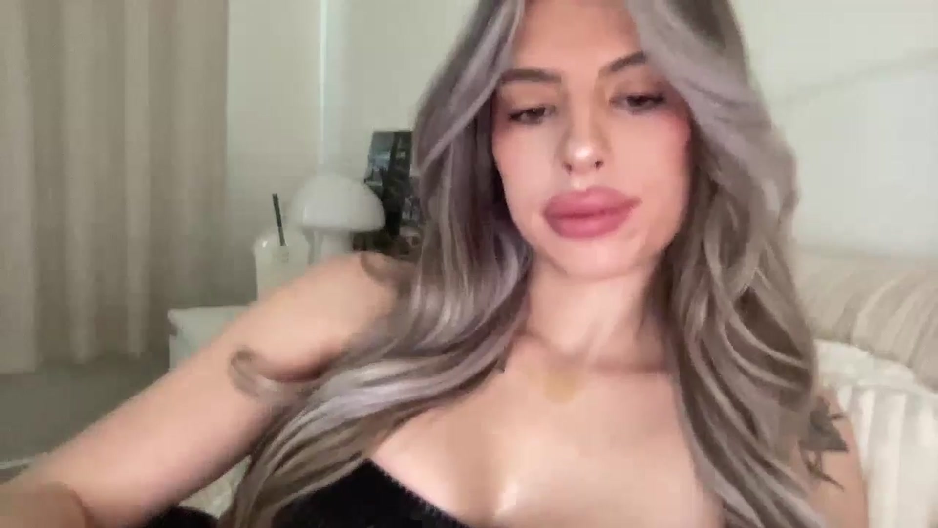 Gallery image thumbnail from aryaaxo's myfreecams stream on, 02/16/2025, 16:10 image 8 of 20