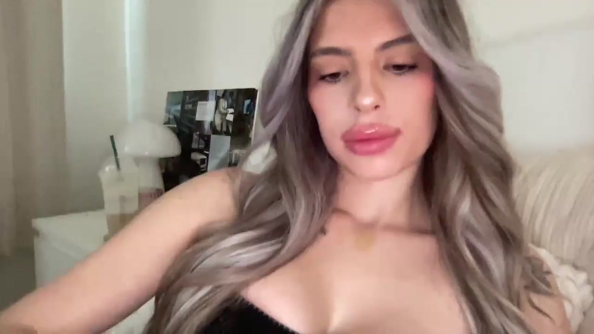 Gallery image thumbnail from aryaaxo's myfreecams stream on, 02/16/2025, 17:39 image 19 of 20