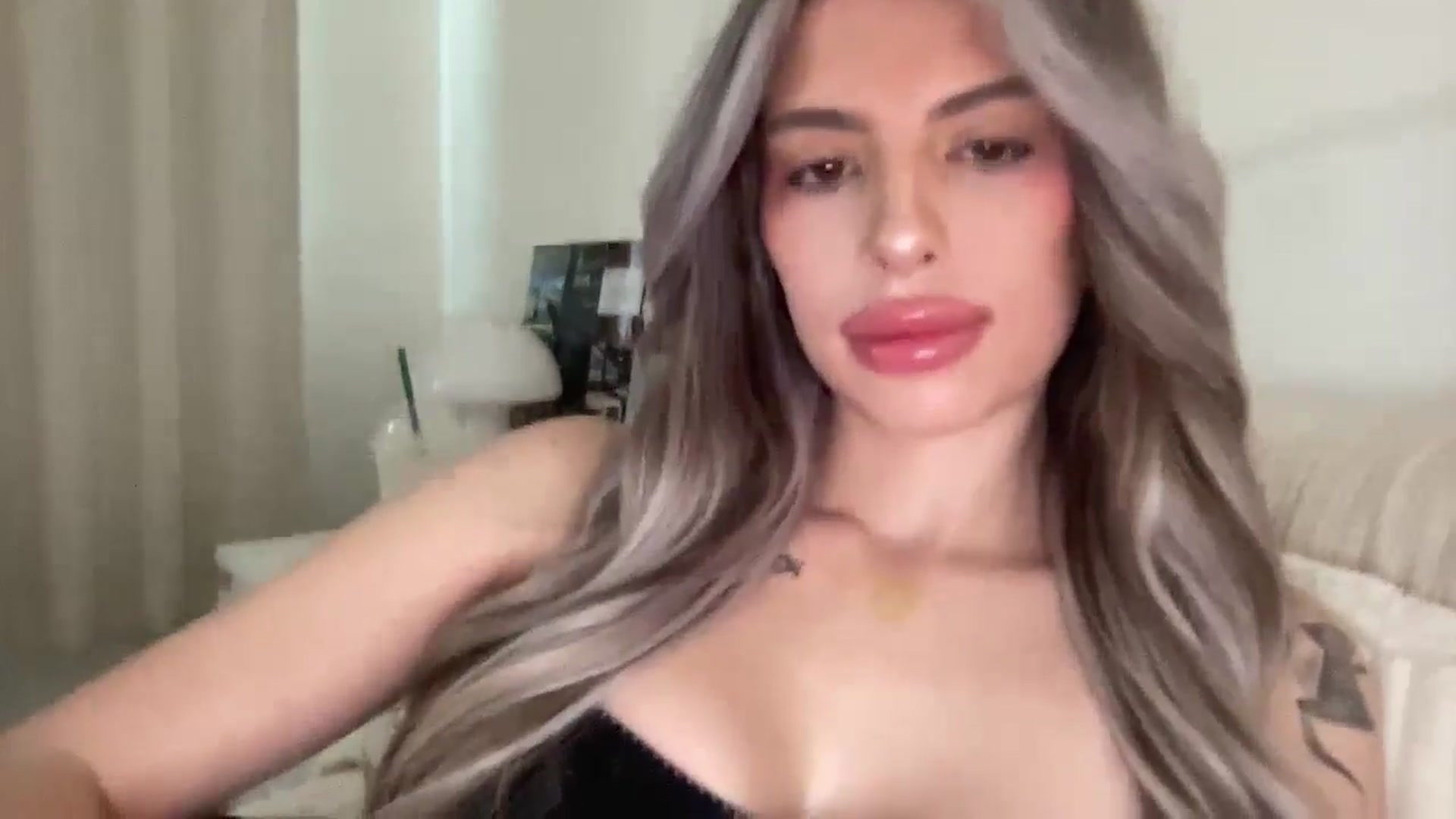 Gallery image thumbnail from aryaaxo's myfreecams stream on, 02/16/2025, 17:39 image 9 of 20
