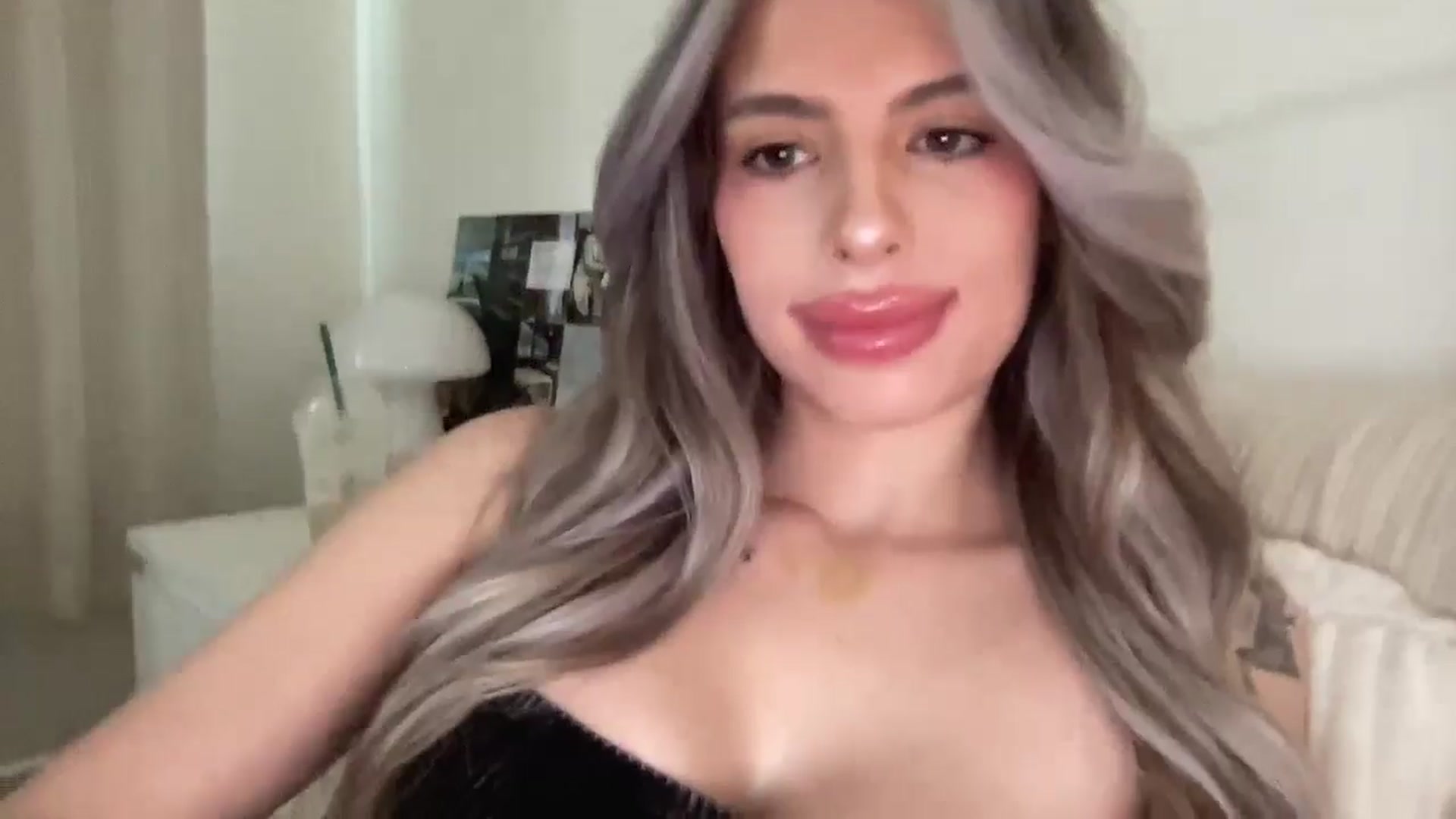 Gallery image thumbnail from aryaaxo's myfreecams stream on, 02/16/2025, 17:39 image 6 of 20