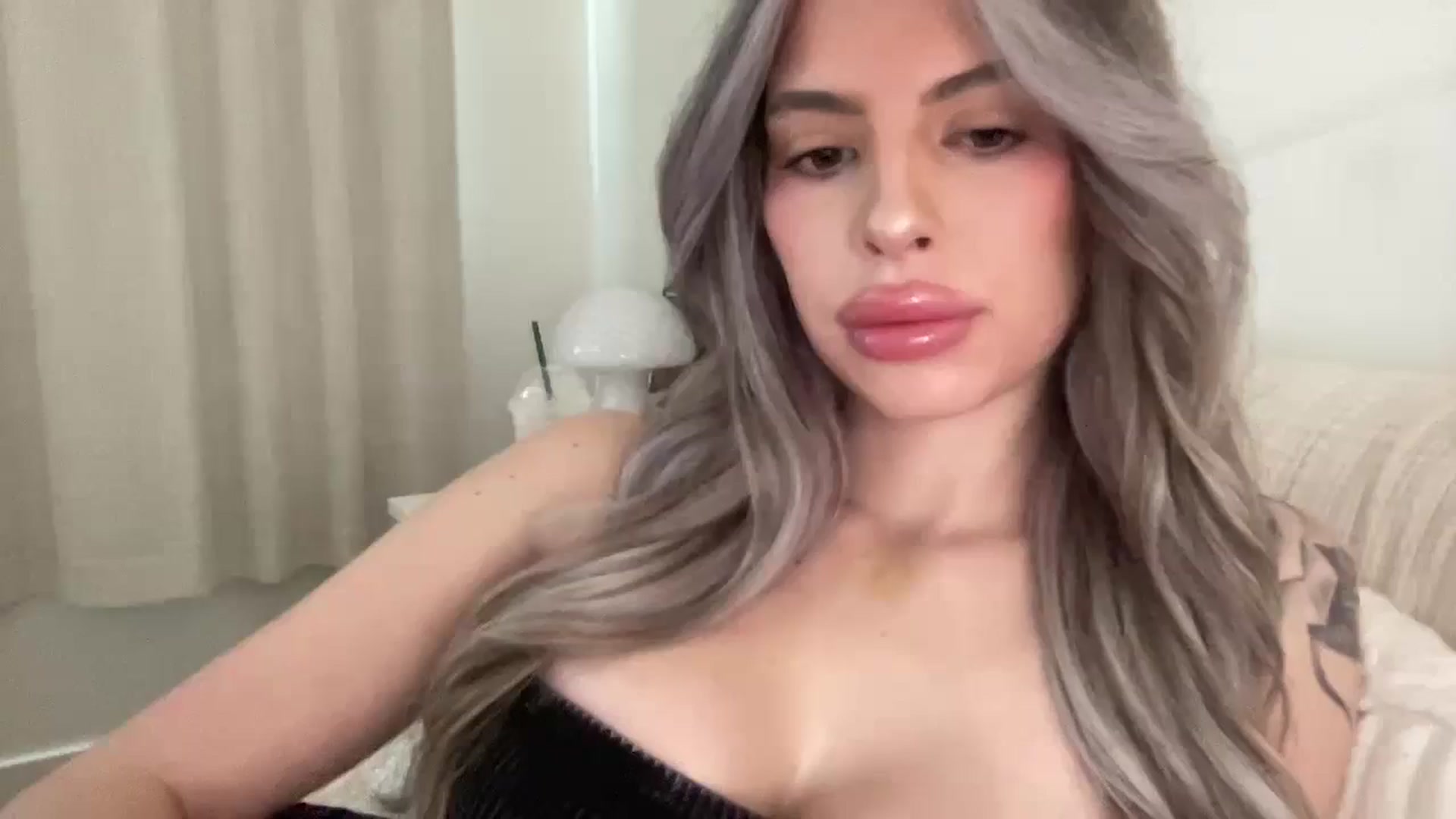Gallery image thumbnail from aryaaxo's myfreecams stream on, 02/16/2025, 17:39 image 1 of 20