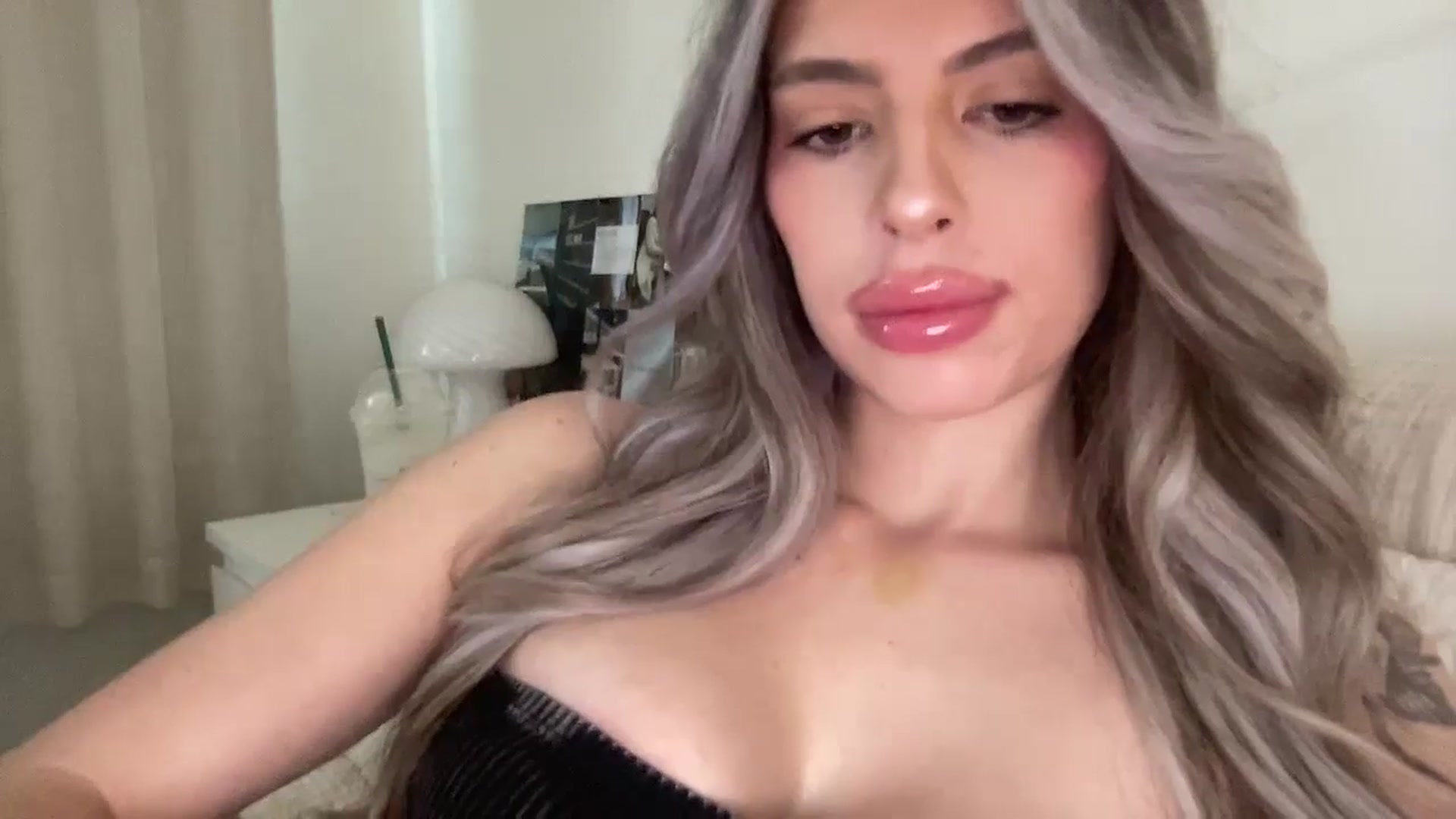 Gallery image thumbnail from aryaaxo's myfreecams stream on, 02/16/2025, 17:39 image 20 of 20