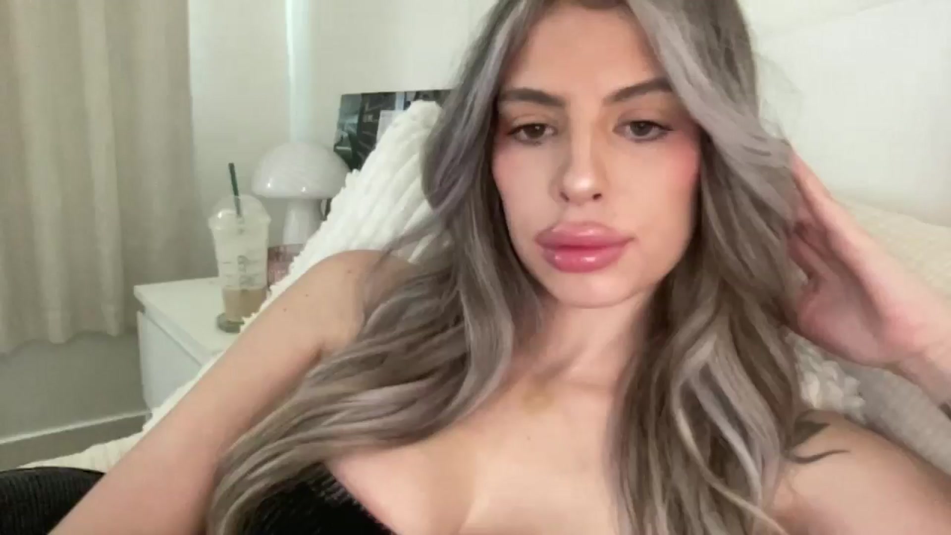 Gallery image thumbnail from aryaaxo's myfreecams stream on, 02/16/2025, 18:16 image 7 of 20