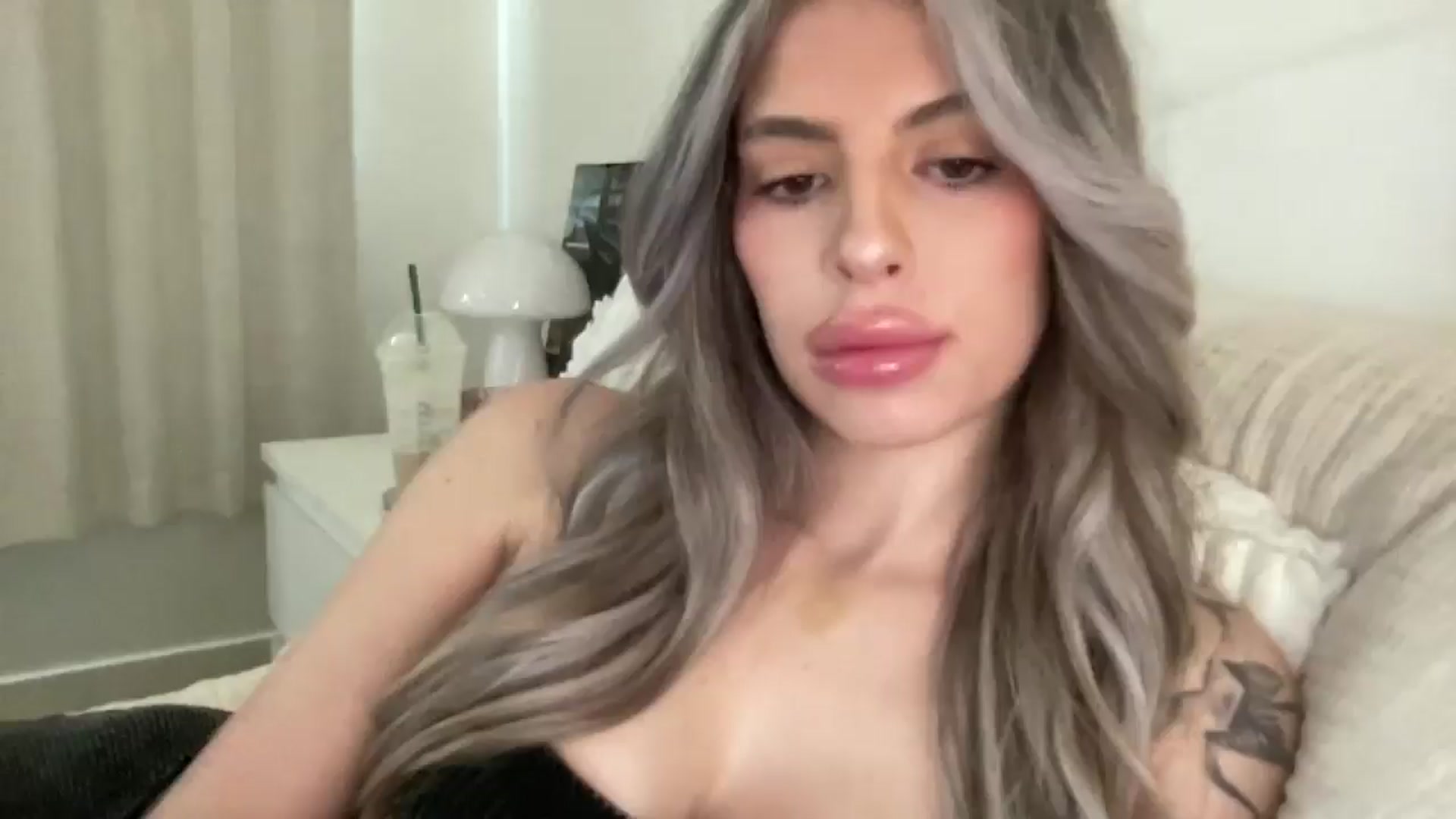 Gallery image thumbnail from aryaaxo's myfreecams stream on, 02/16/2025, 18:16 image 1 of 20