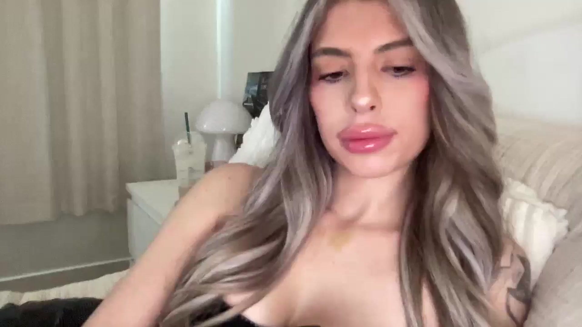 Gallery image thumbnail from aryaaxo's myfreecams stream on, 02/16/2025, 18:16 image 20 of 20