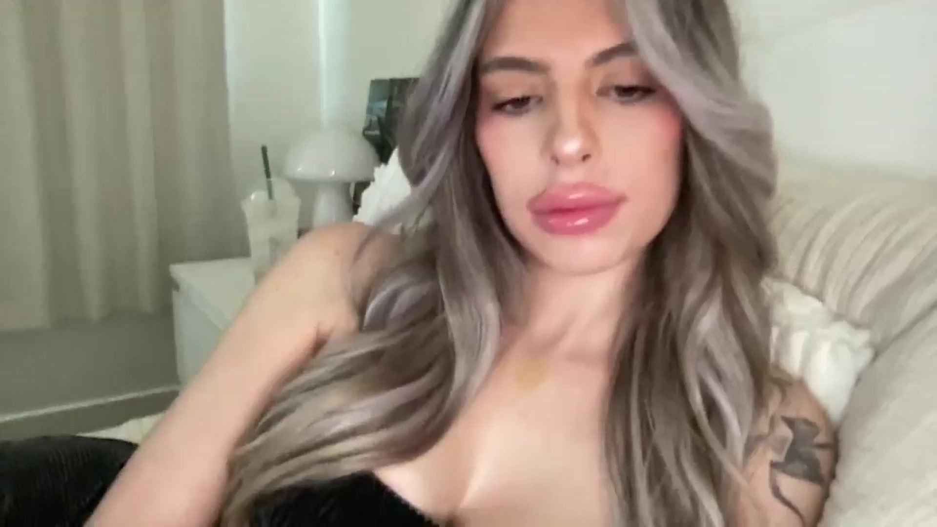 Gallery image thumbnail from aryaaxo's myfreecams stream on, 02/16/2025, 18:16 image 5 of 20