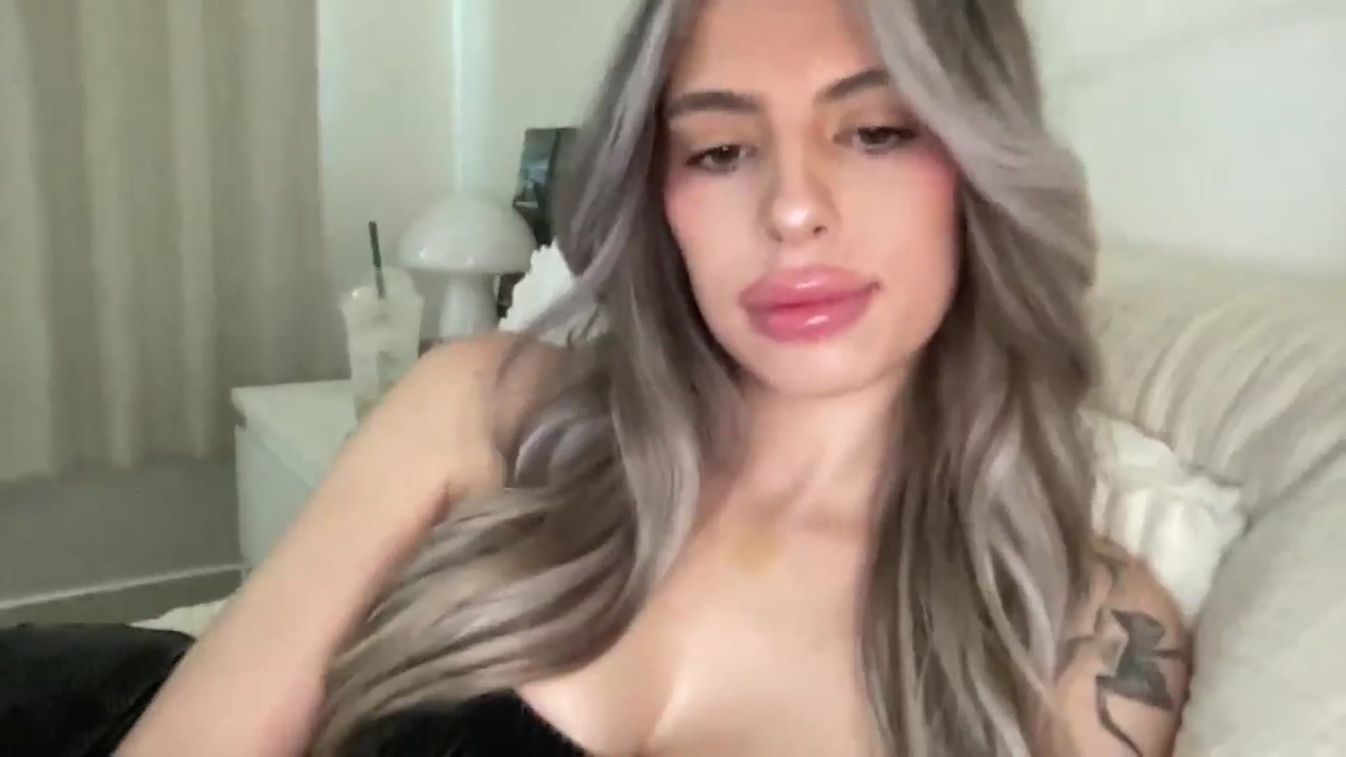 Gallery image thumbnail from aryaaxo's myfreecams stream on, 02/16/2025, 18:16 image 4 of 20