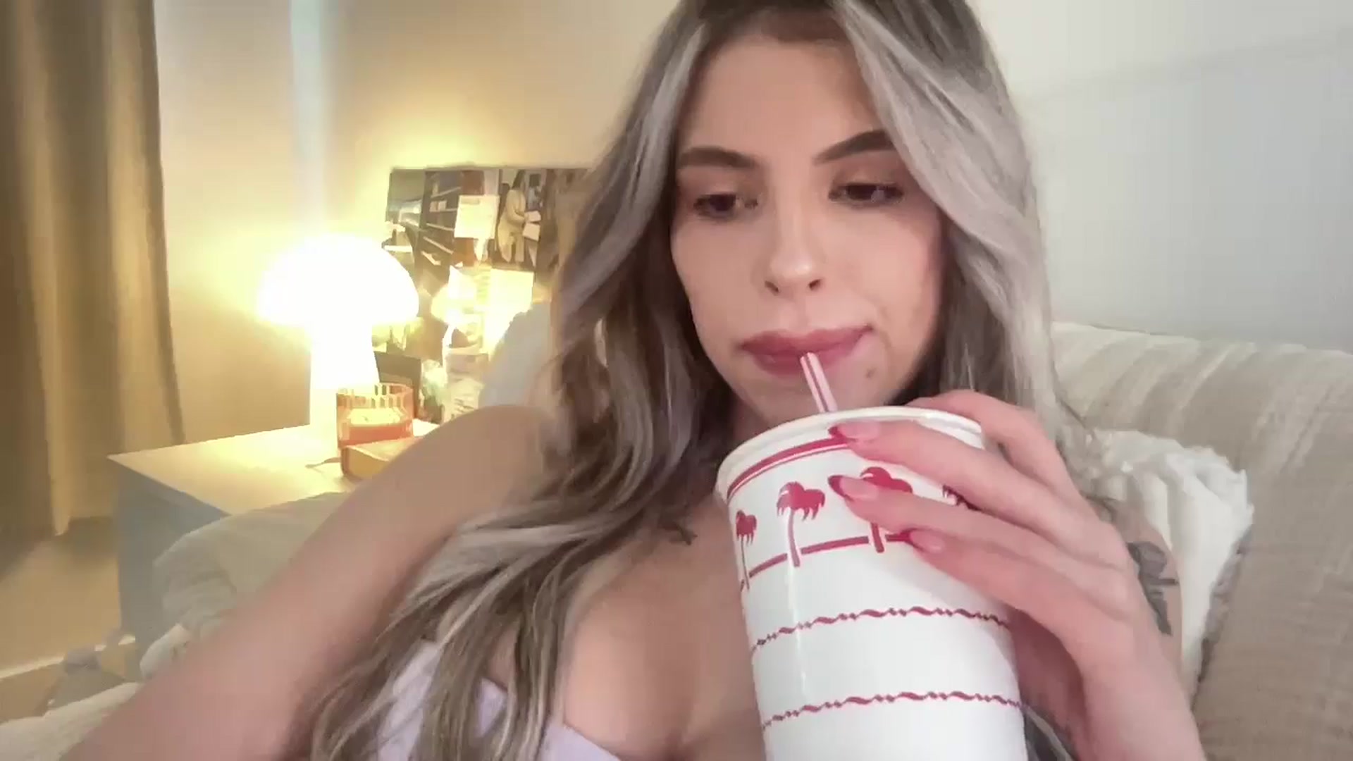 Gallery image thumbnail from aryaaxo's myfreecams stream on, 02/19/2025, 20:12 image 20 of 20