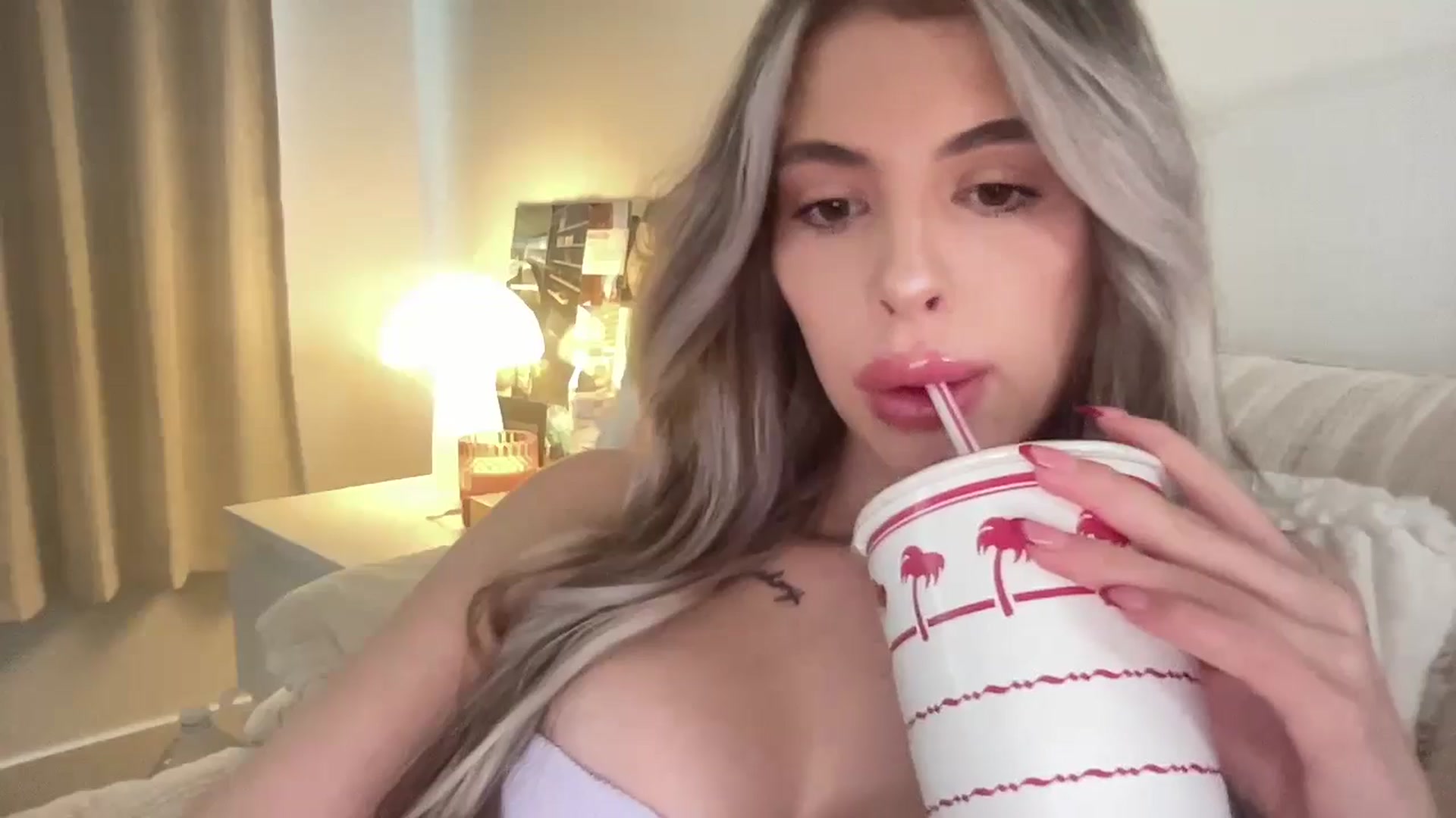 Gallery image thumbnail from aryaaxo's myfreecams stream on, 02/19/2025, 20:12 image 17 of 20