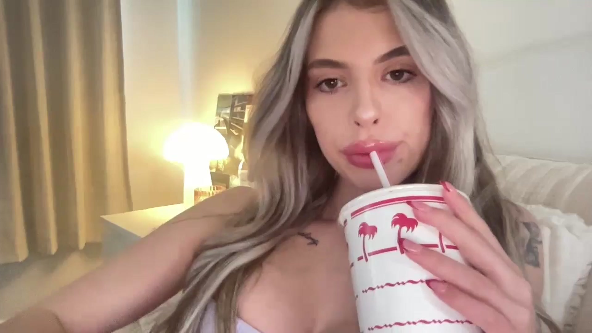 Gallery image thumbnail from aryaaxo's myfreecams stream on, 02/19/2025, 20:12 image 12 of 20