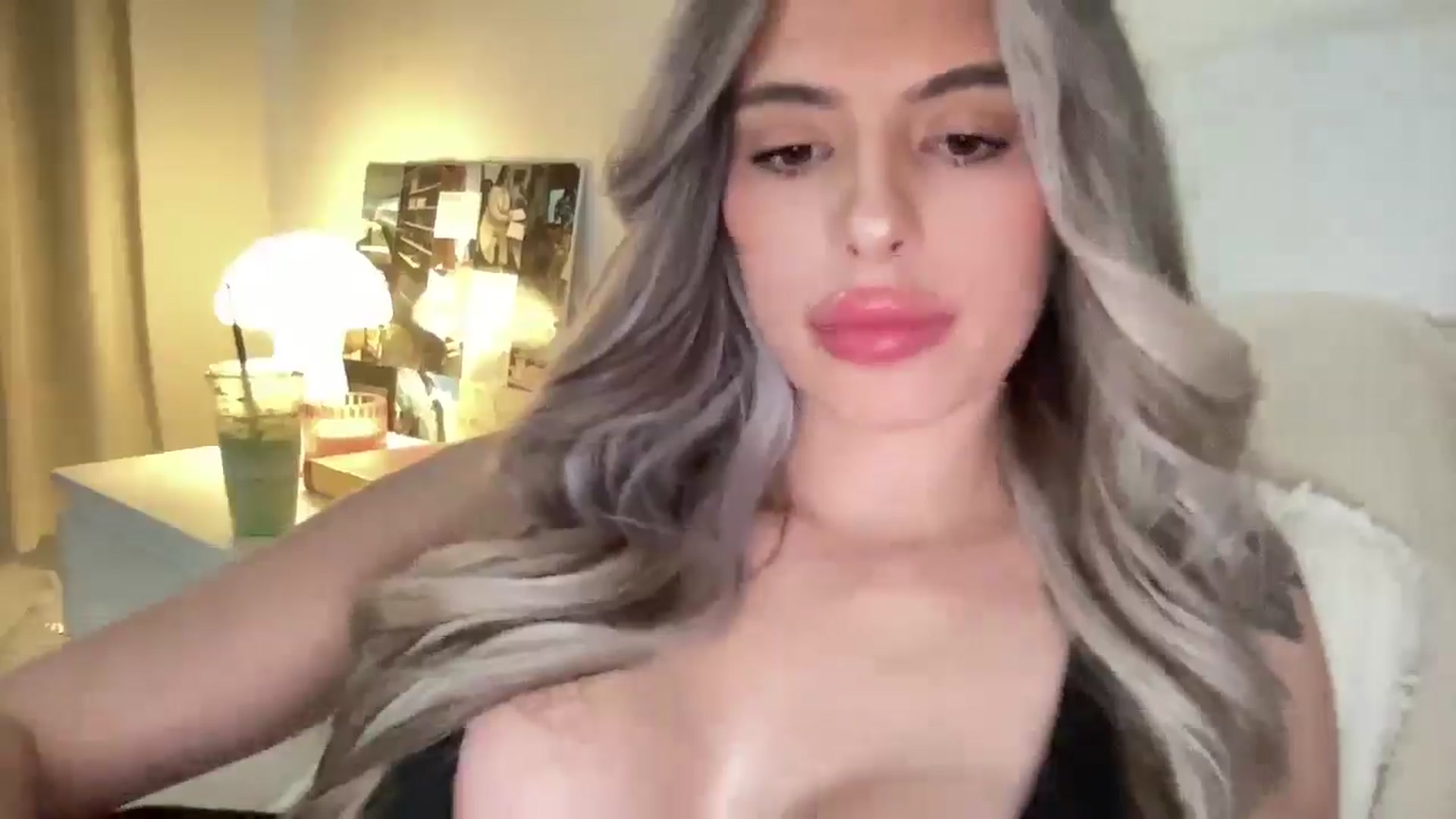 Gallery image thumbnail from aryaaxo's myfreecams stream on, 02/20/2025, 19:10 image 13 of 20