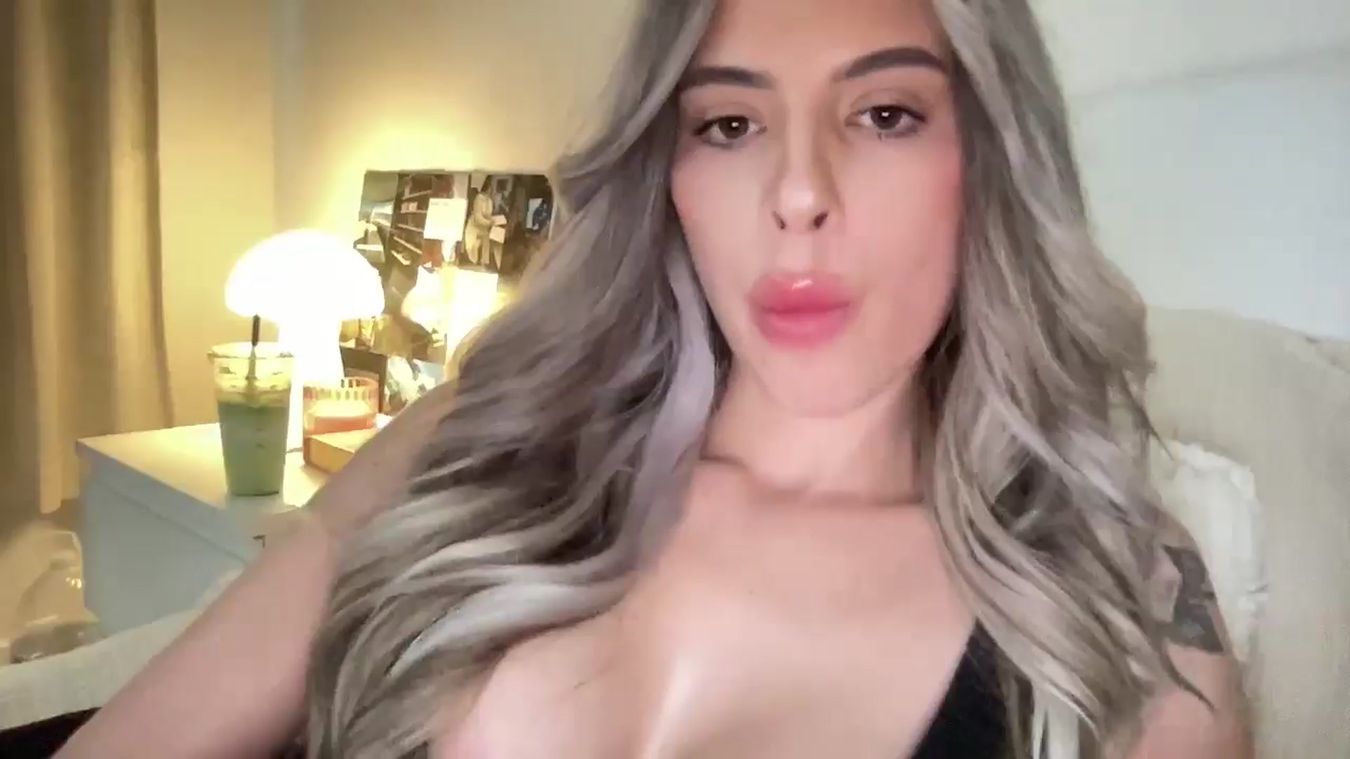 Gallery image thumbnail from aryaaxo's myfreecams stream on, 02/20/2025, 19:10 image 10 of 20