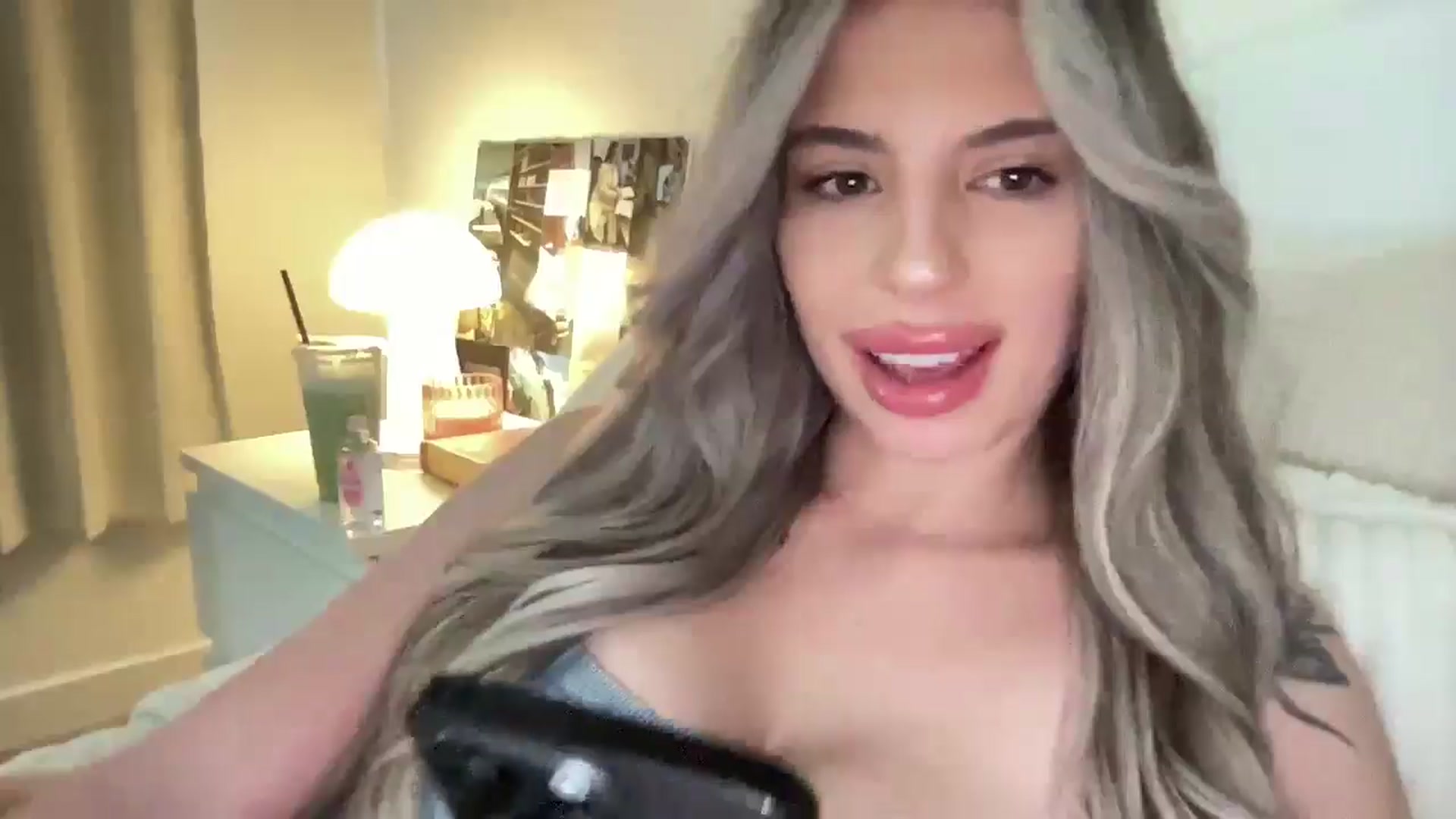 Gallery image thumbnail from aryaaxo's myfreecams stream on, 02/21/2025, 19:17 image 14 of 20