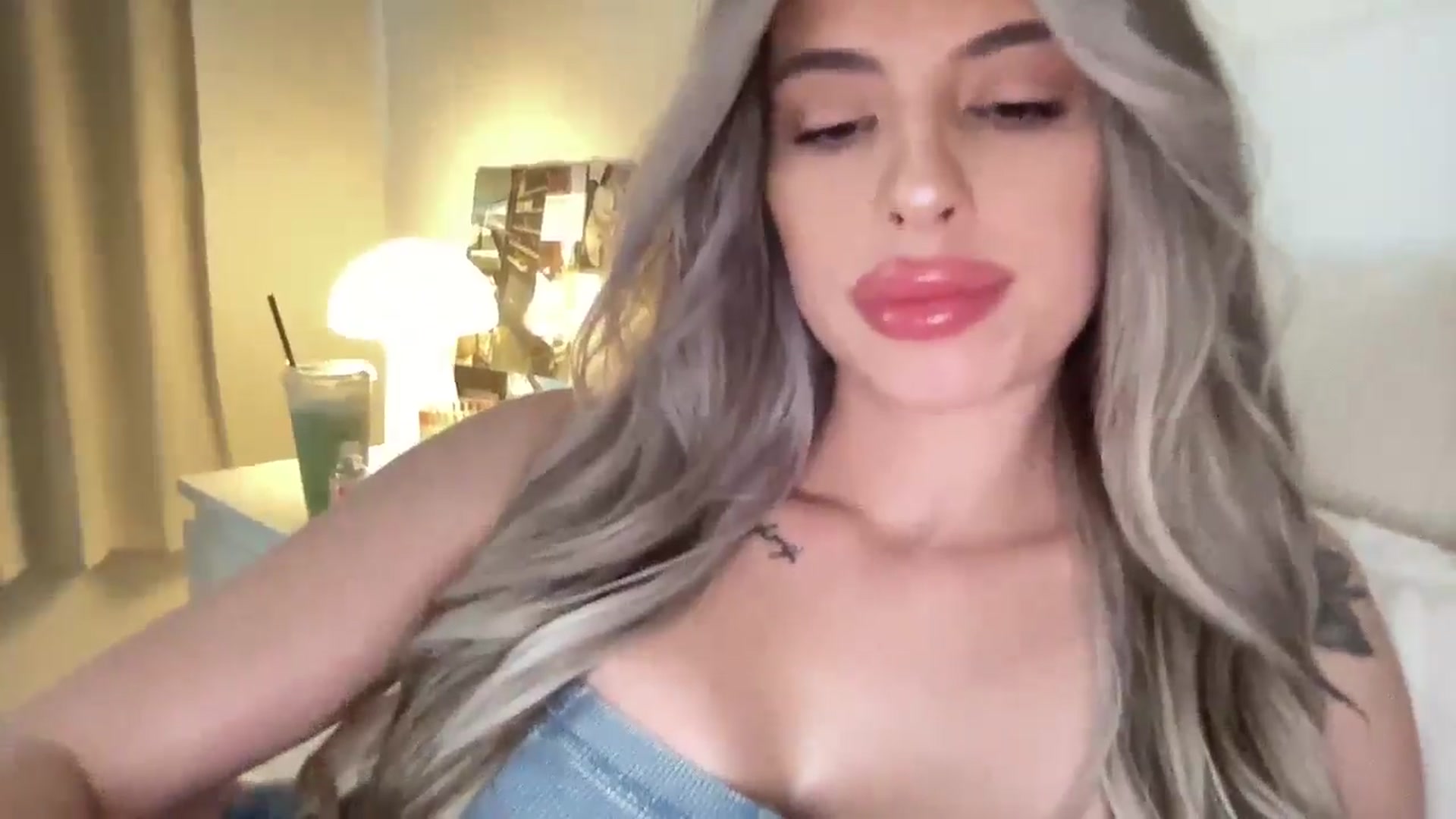Gallery image thumbnail from aryaaxo's myfreecams stream on, 02/21/2025, 19:17 image 12 of 20