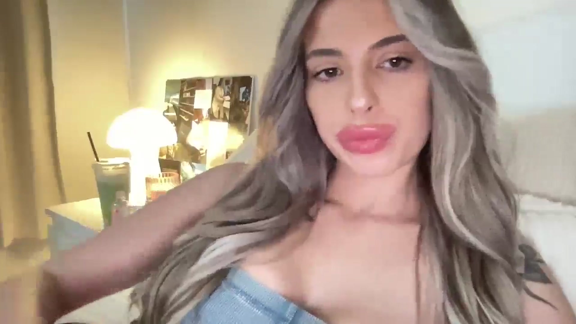 Gallery image thumbnail from aryaaxo's myfreecams stream on, 02/21/2025, 19:17 image 16 of 20