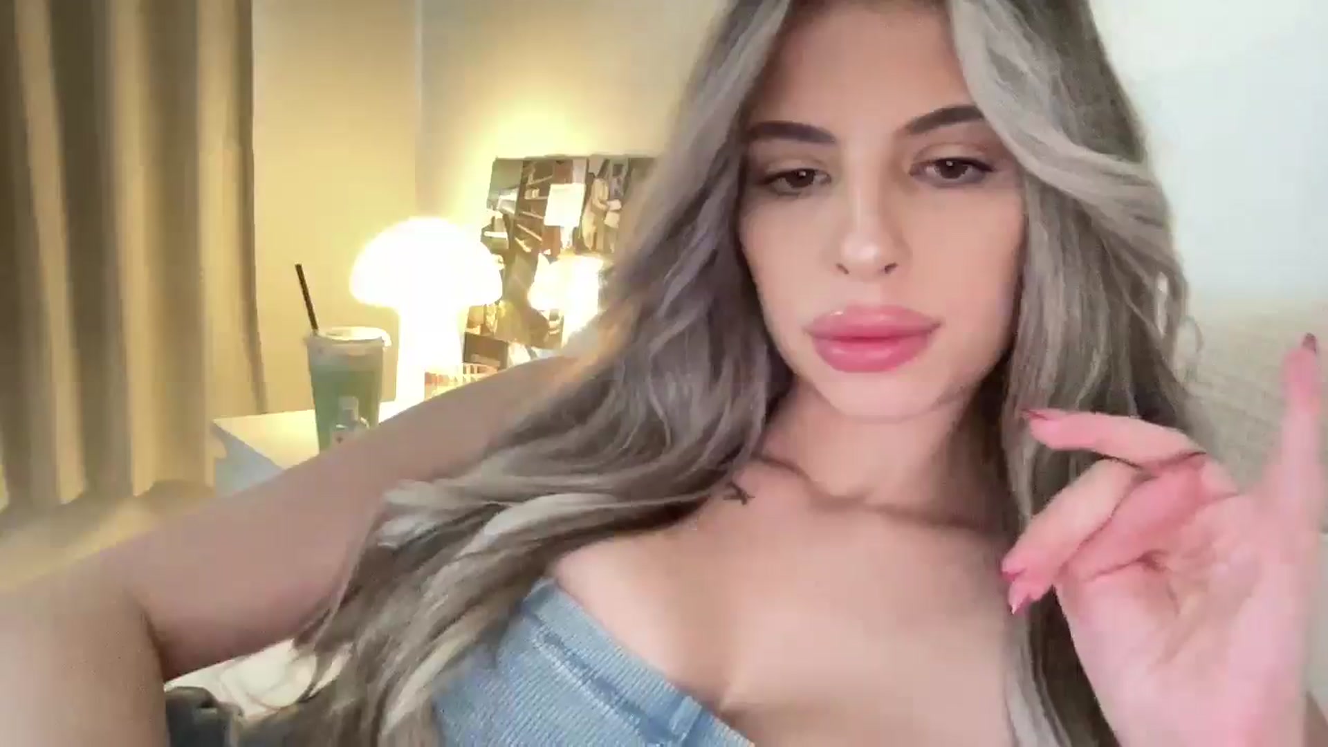 Gallery image thumbnail from aryaaxo's myfreecams stream on, 02/21/2025, 19:17 image 3 of 20