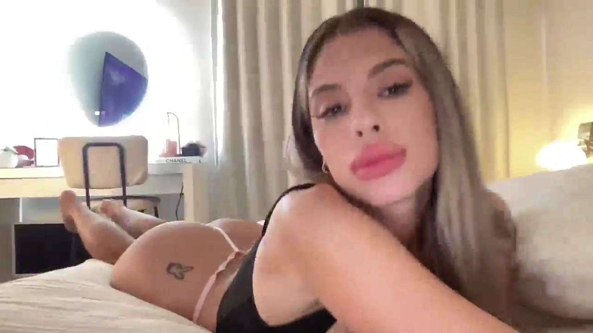 Gallery image thumbnail from aryaaxo's myfreecams stream on, 05/24/2025, 08:11 image 17 of 20
