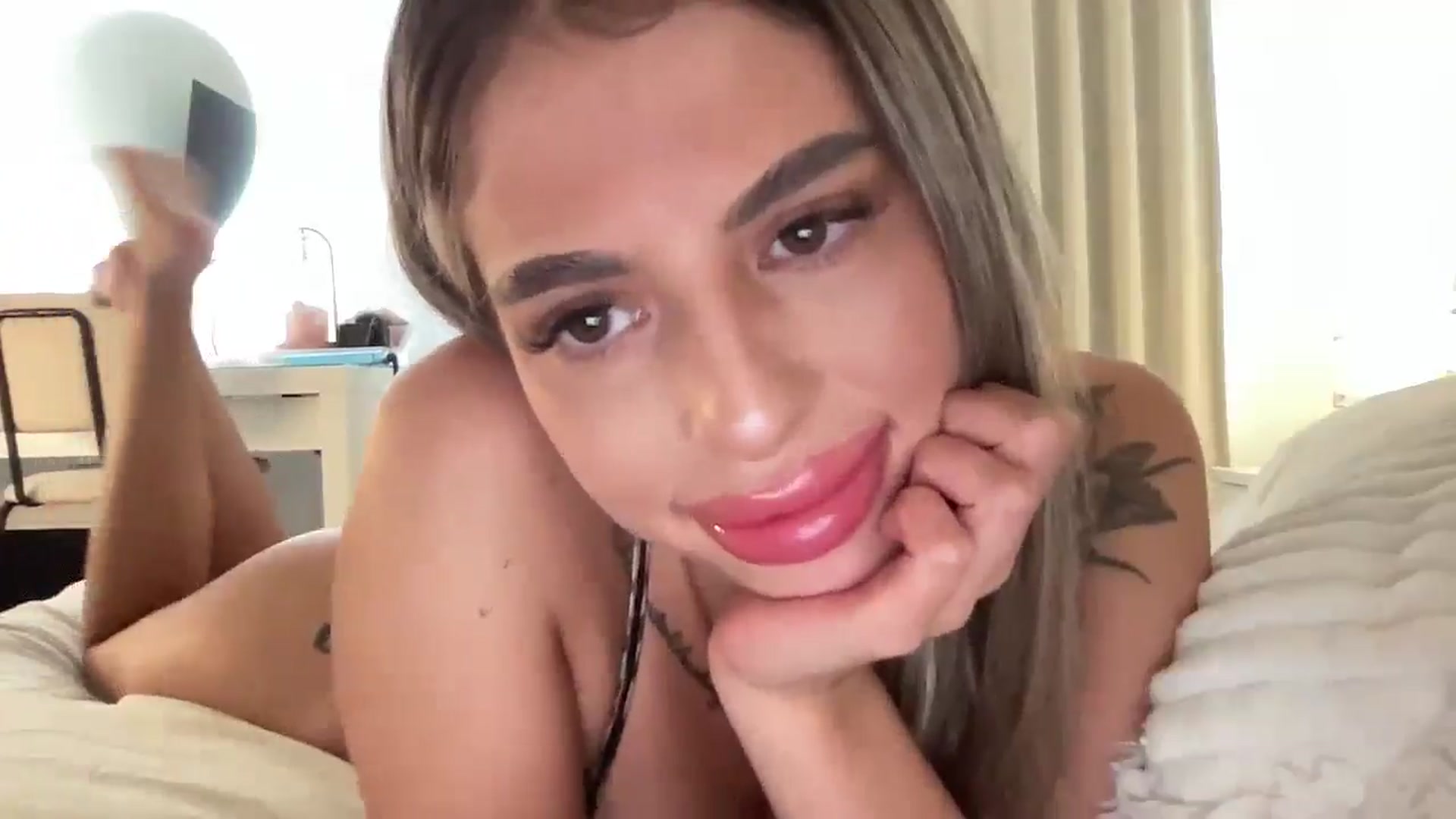 Gallery image thumbnail from aryaaxo's myfreecams stream on, 06/03/2025, 21:20 image 13 of 20