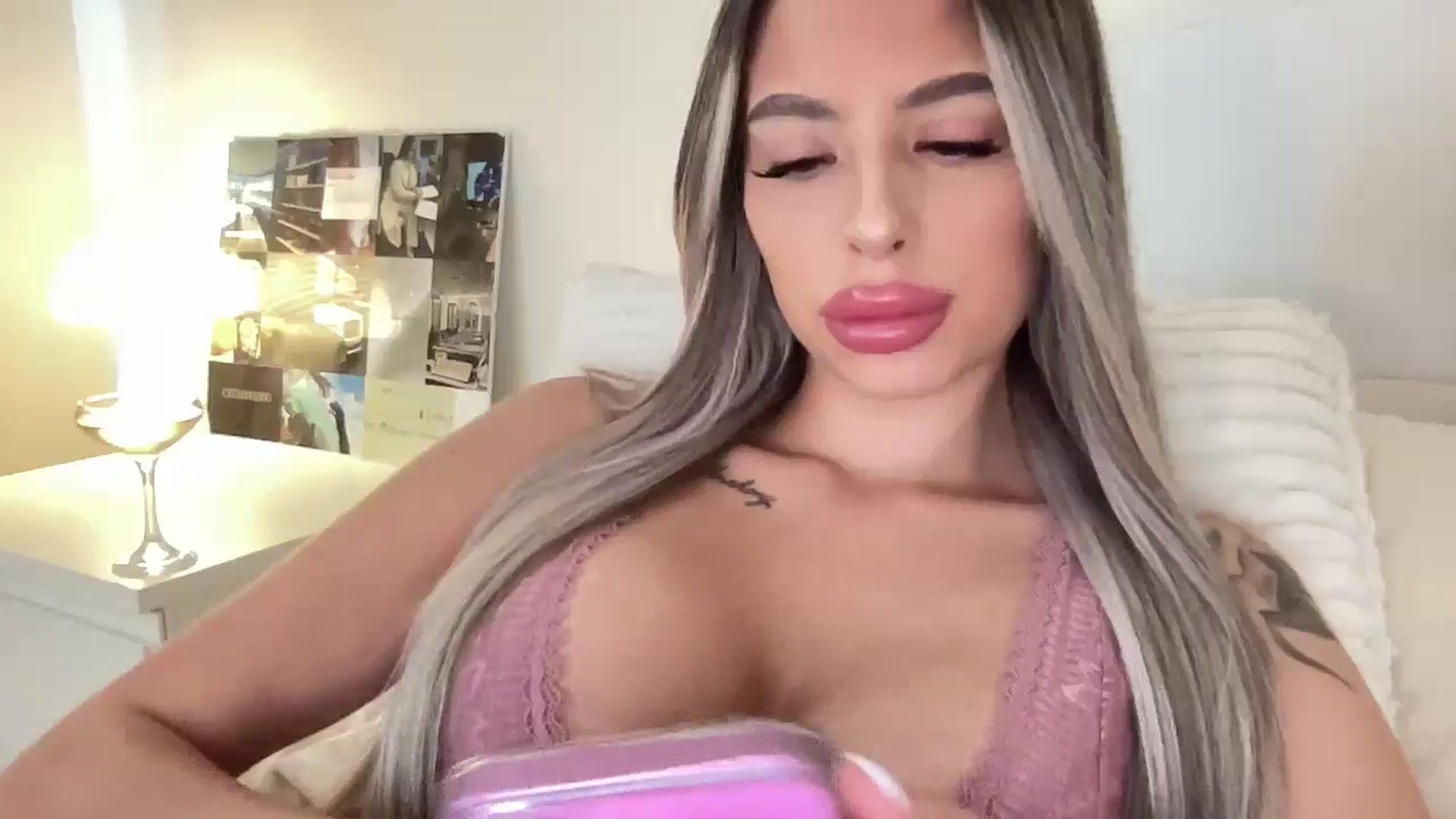 Gallery image thumbnail from aryaaxo's myfreecams stream on, 06/09/2025, 18:43 image 12 of 20