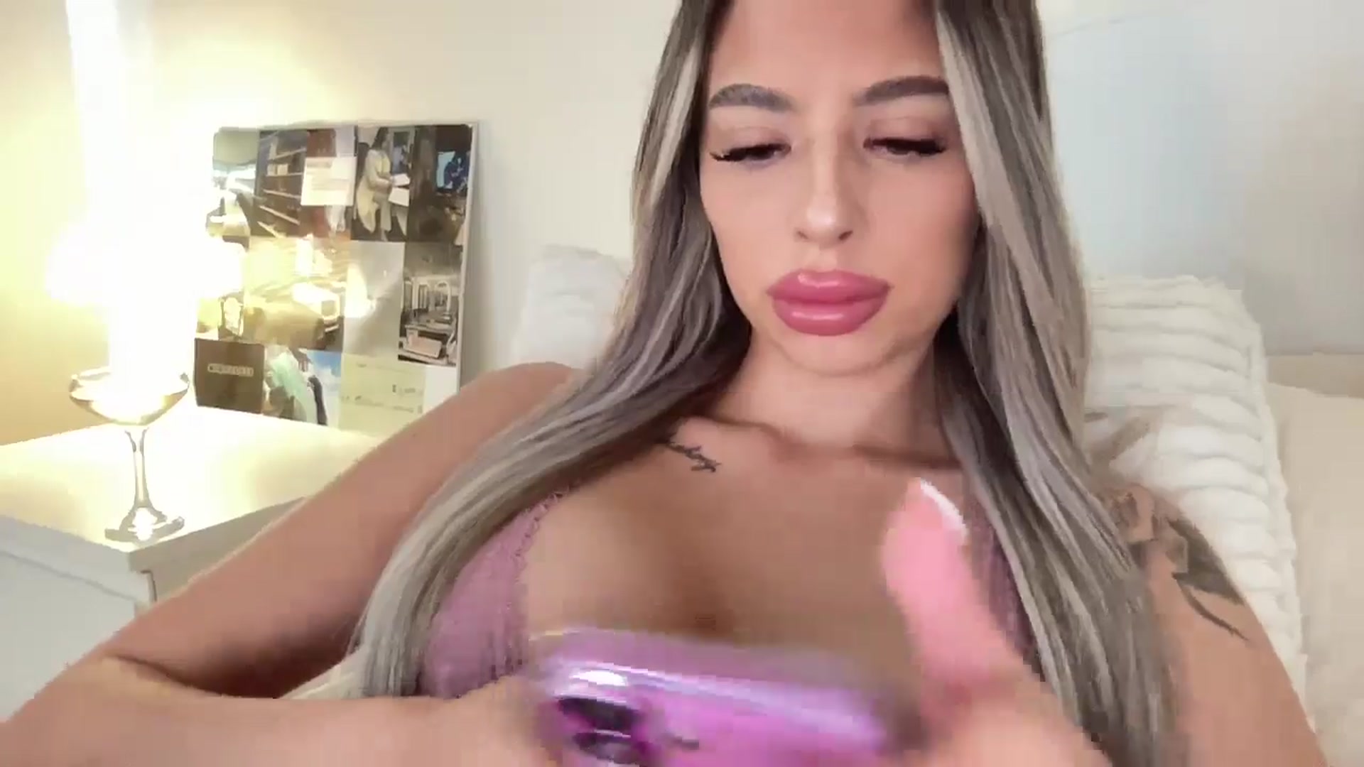 Gallery image thumbnail from aryaaxo's myfreecams stream on, 06/09/2025, 18:43 image 13 of 20