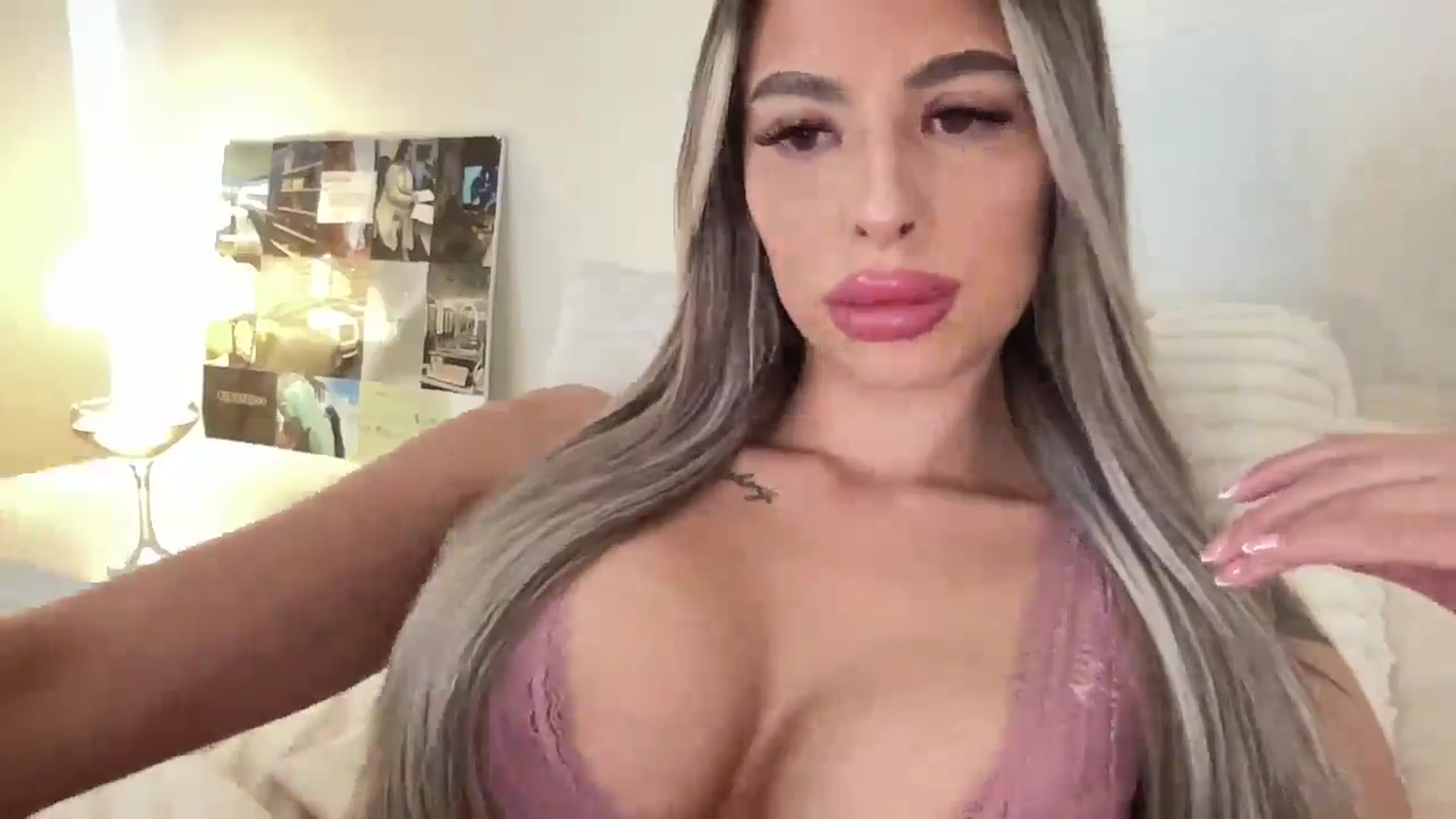 Gallery image thumbnail from aryaaxo's myfreecams stream on, 06/09/2025, 18:43 image 9 of 20