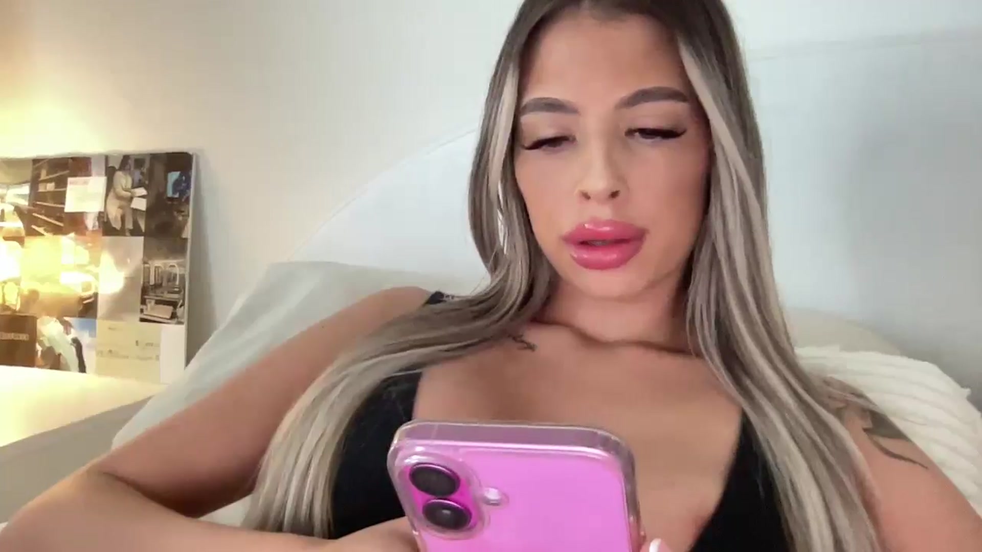 Gallery image thumbnail from aryaaxo's myfreecams stream on, 06/11/2025, 19:48 image 7 of 20