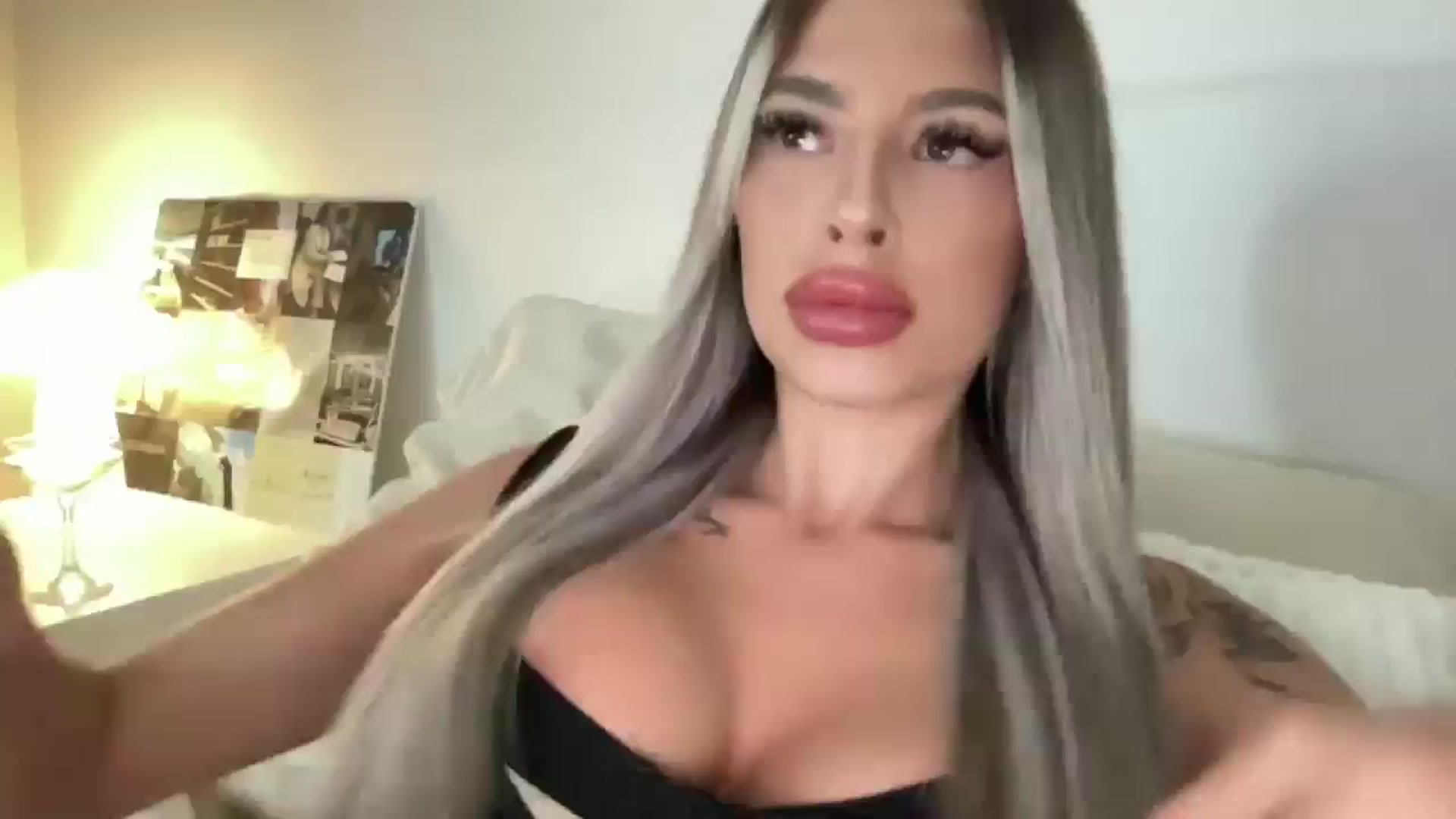 Gallery image thumbnail from aryaaxo's myfreecams stream on, 06/15/2025, 07:28 image 1 of 20