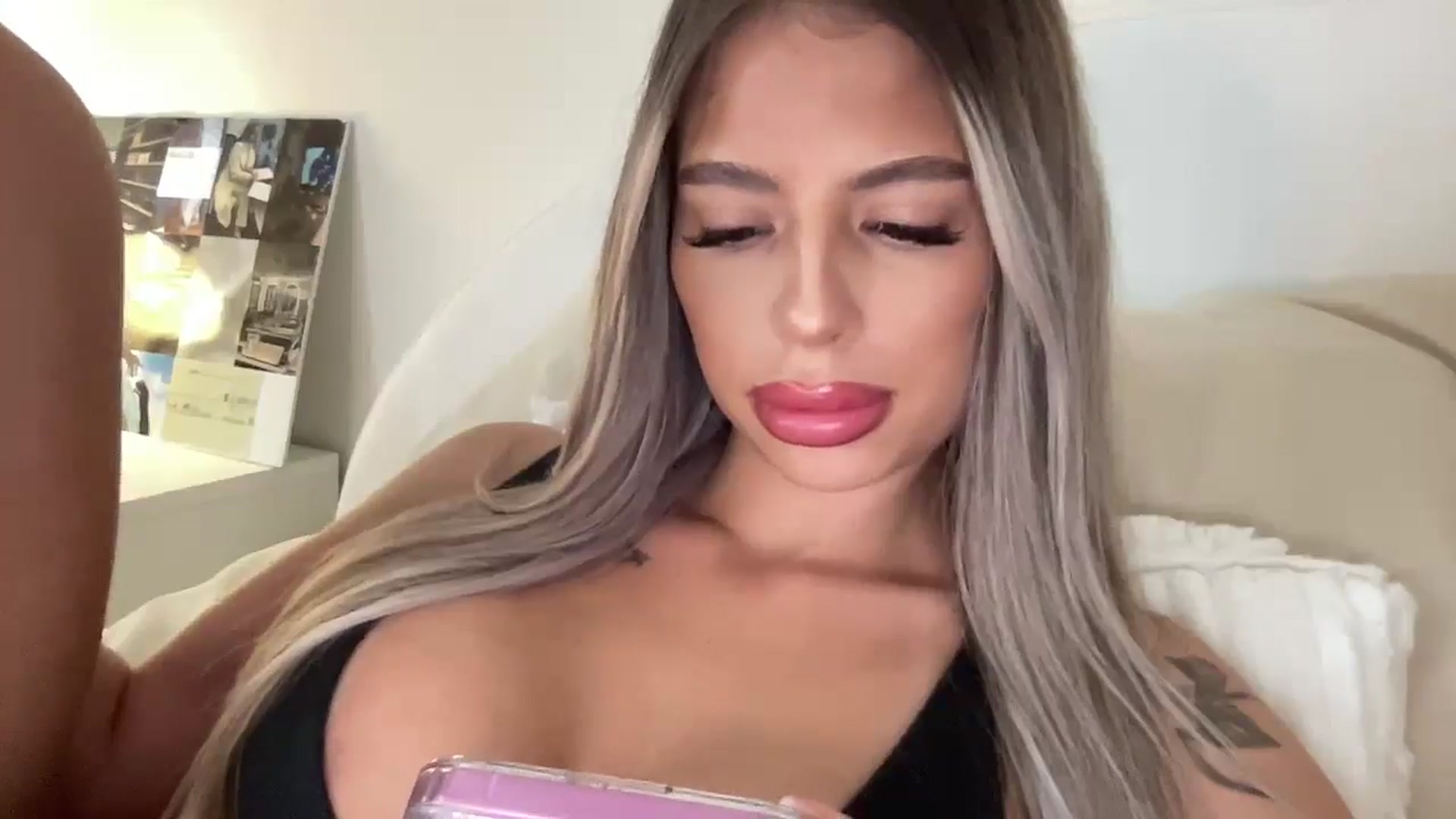 Gallery image thumbnail from aryaaxo's myfreecams stream on, 06/17/2025, 20:06 image 11 of 20