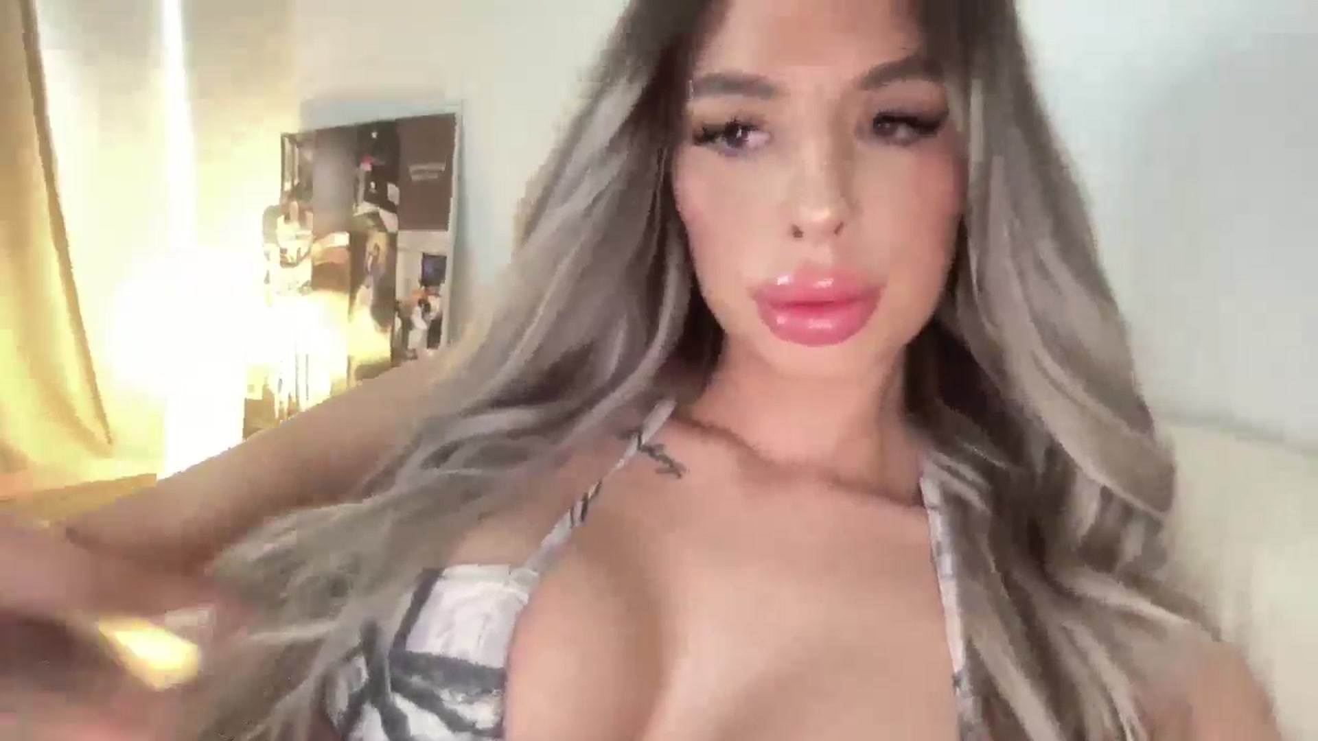 Gallery image thumbnail from aryaaxo's myfreecams stream on, 08/12/2025, 19:55 image 6 of 20