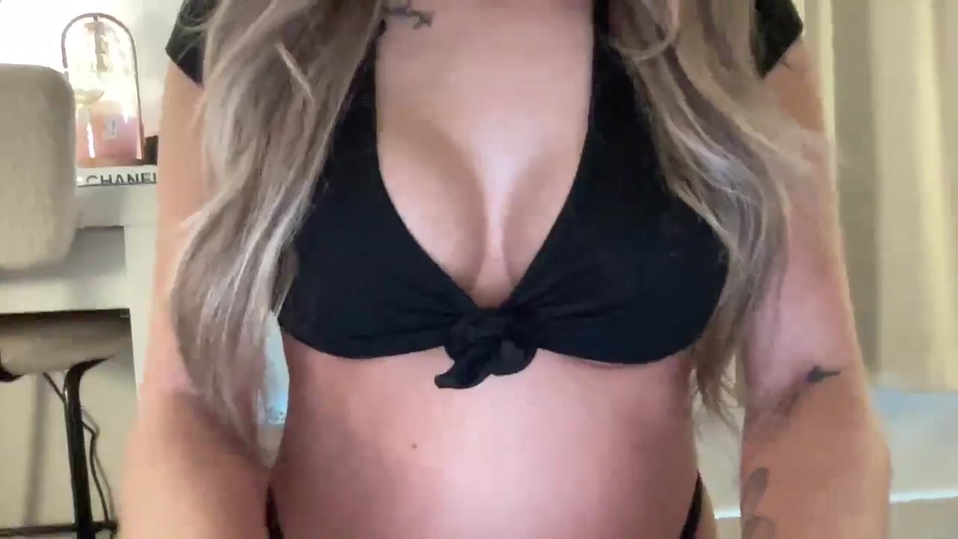 Gallery image thumbnail from aryaaxo's myfreecams stream on, 08/13/2025, 19:30 image 9 of 20