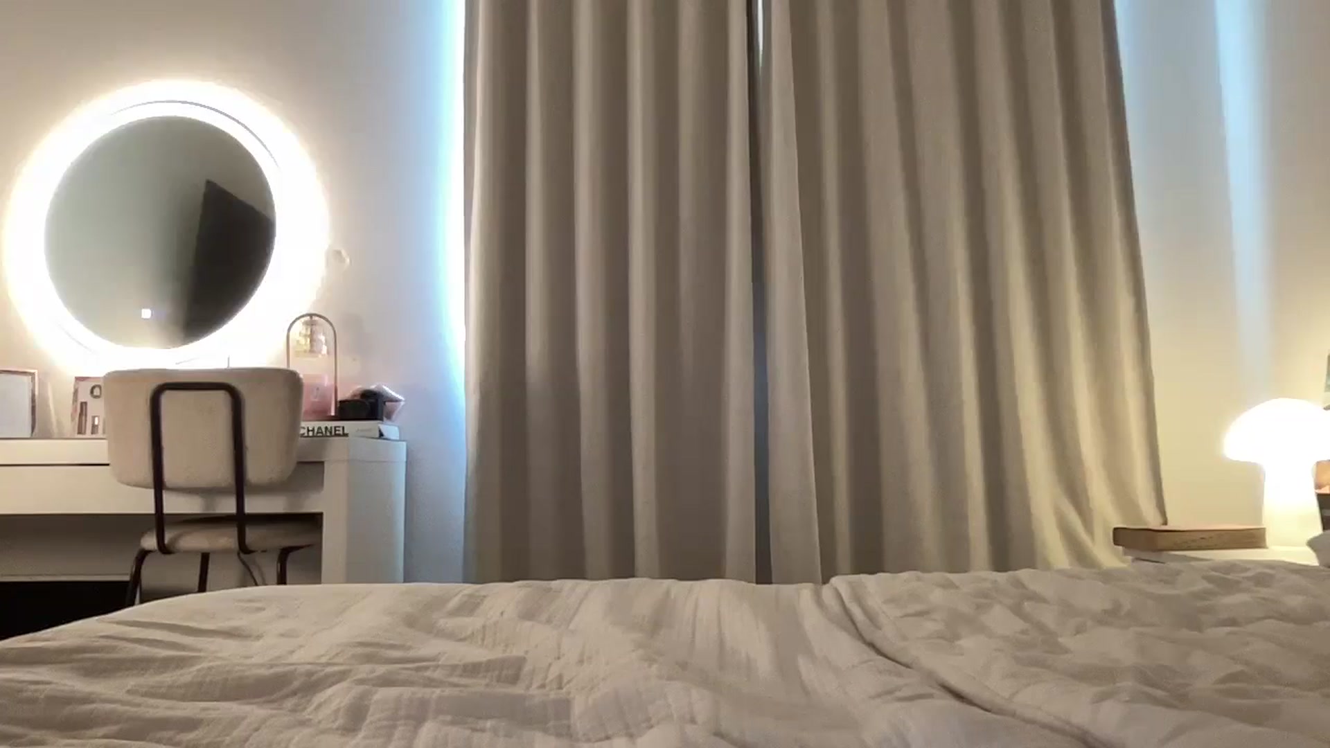 Gallery image thumbnail from aryaaxo's myfreecams stream on, 08/13/2025, 19:30 image 14 of 20