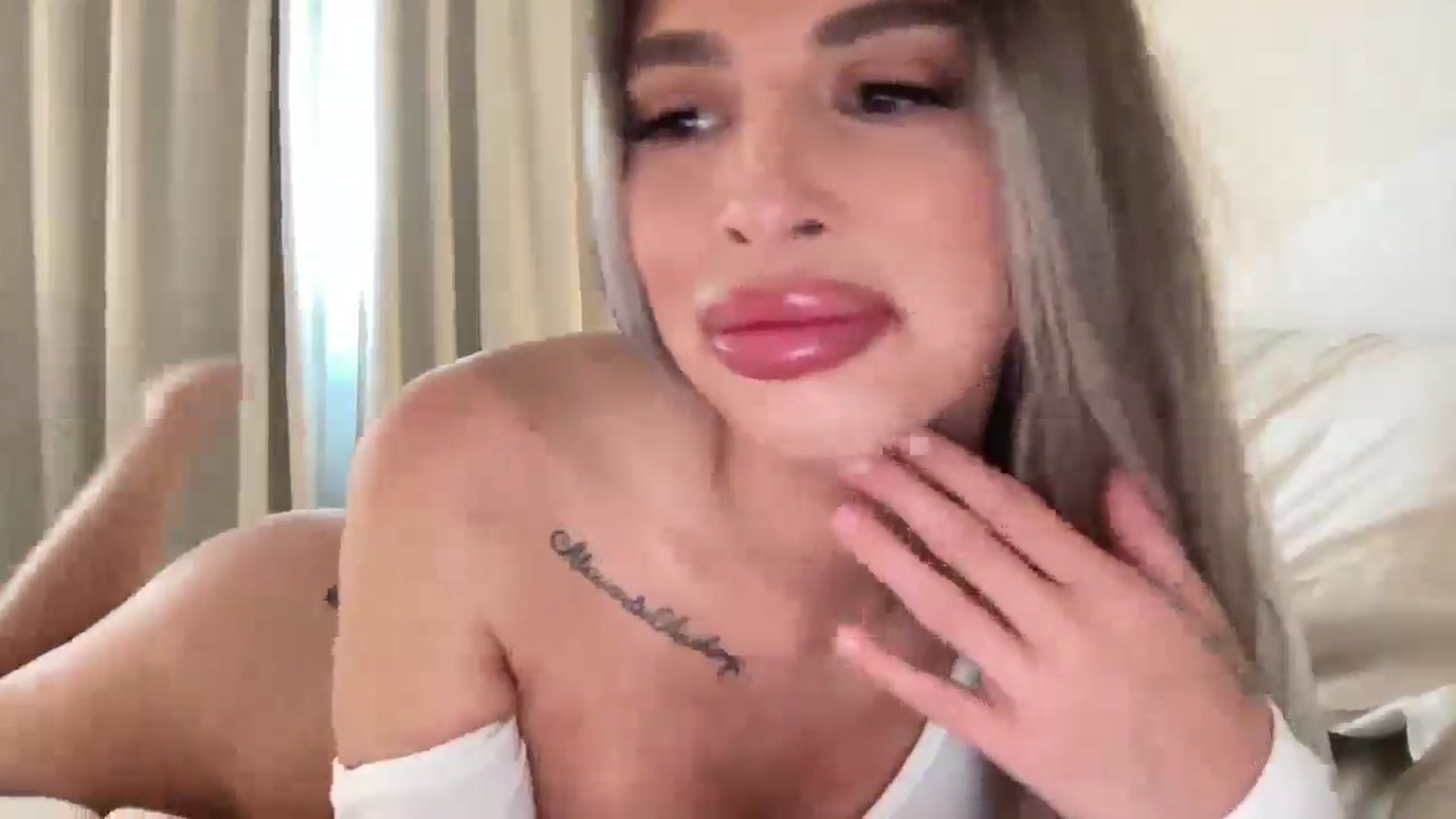 Gallery image thumbnail from aryaaxo's myfreecams stream on, 08/20/2025, 19:19 image 7 of 20