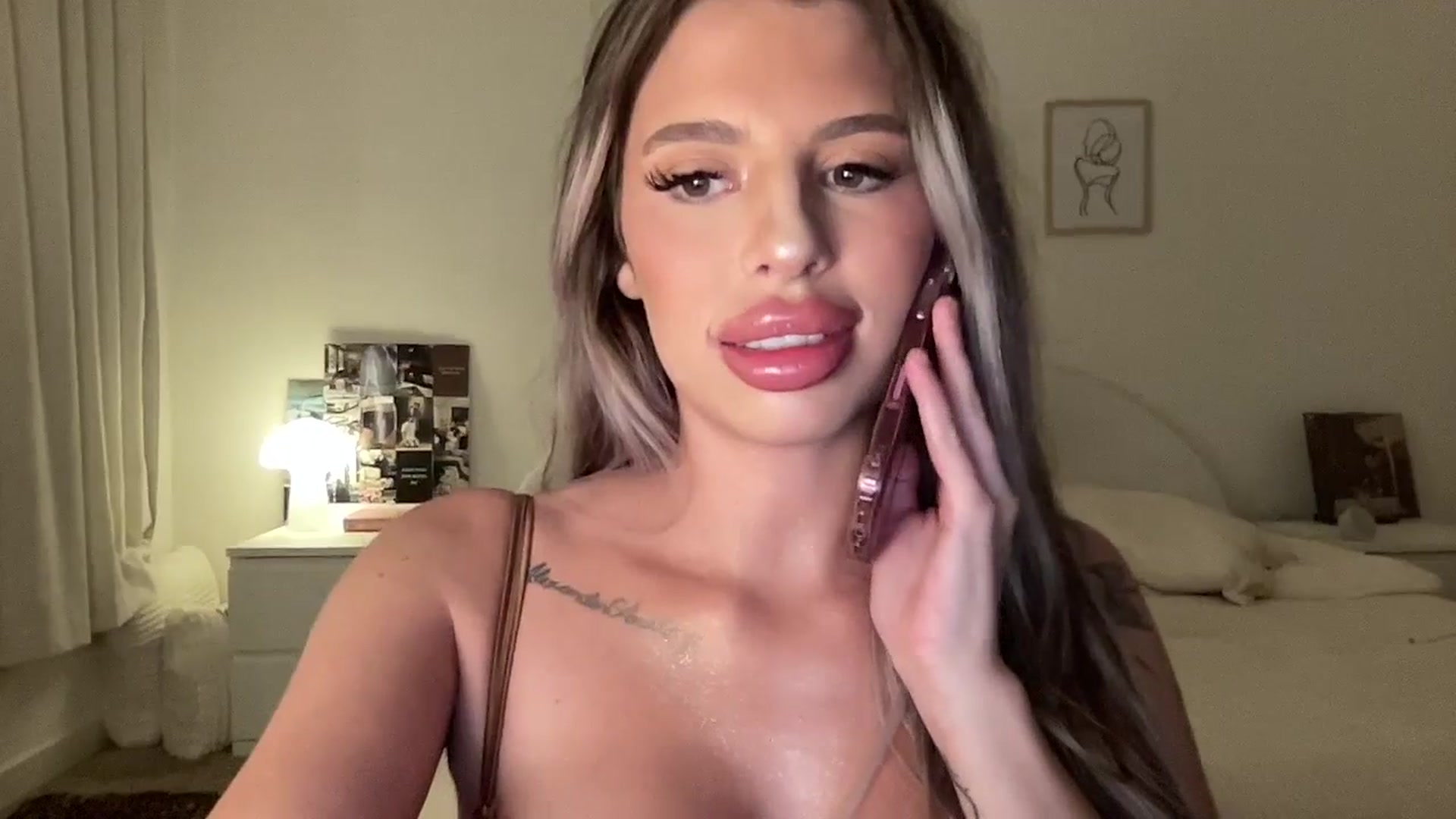 Gallery image thumbnail from aryaaxo's myfreecams stream on, 08/23/2025, 09:06 image 3 of 20