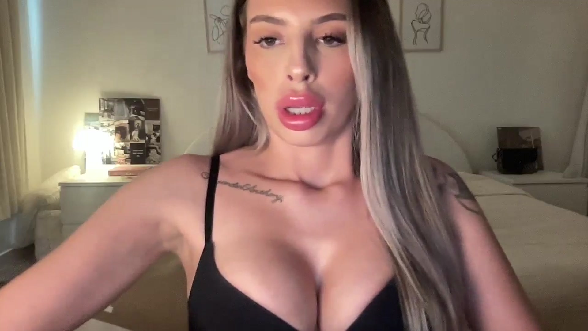 Gallery image thumbnail from aryaaxo's myfreecams stream on, 08/27/2025, 23:01 image 2 of 20