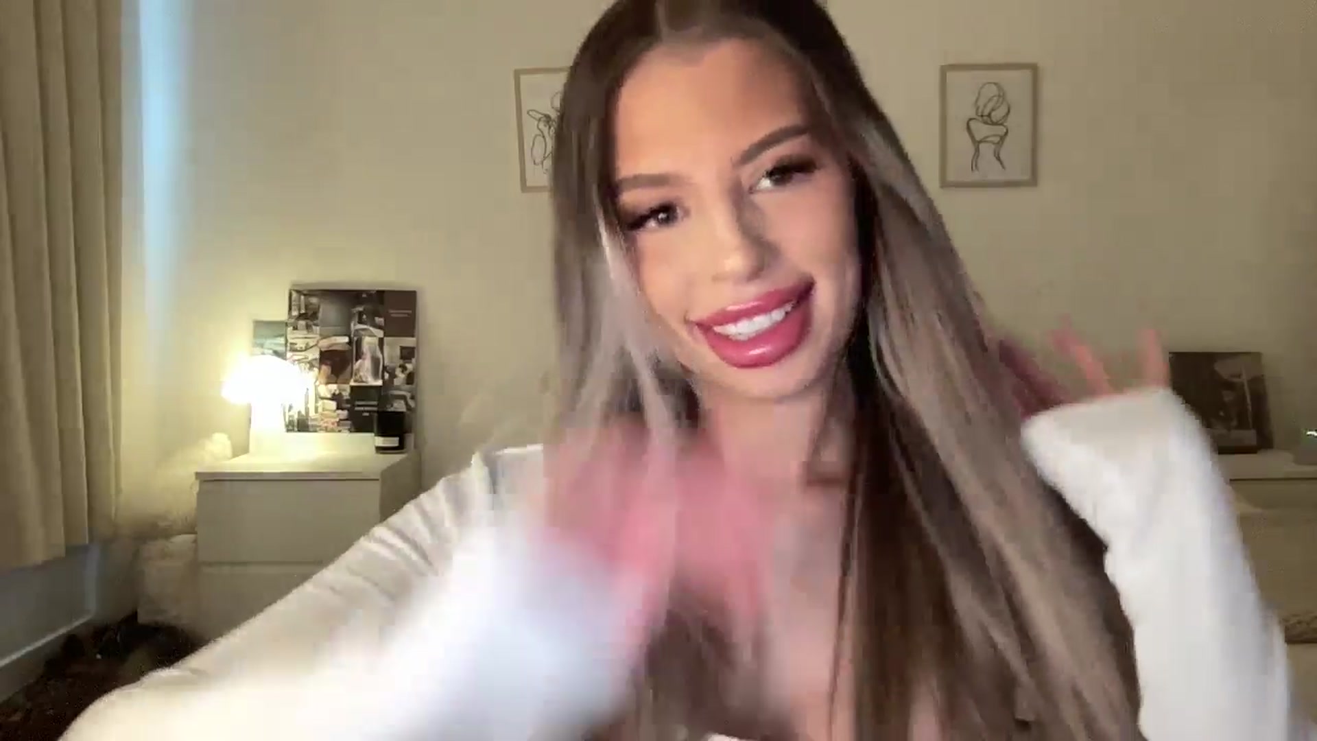 Gallery image thumbnail from aryaaxo's myfreecams stream on, 09/08/2025, 19:15 image 4 of 20