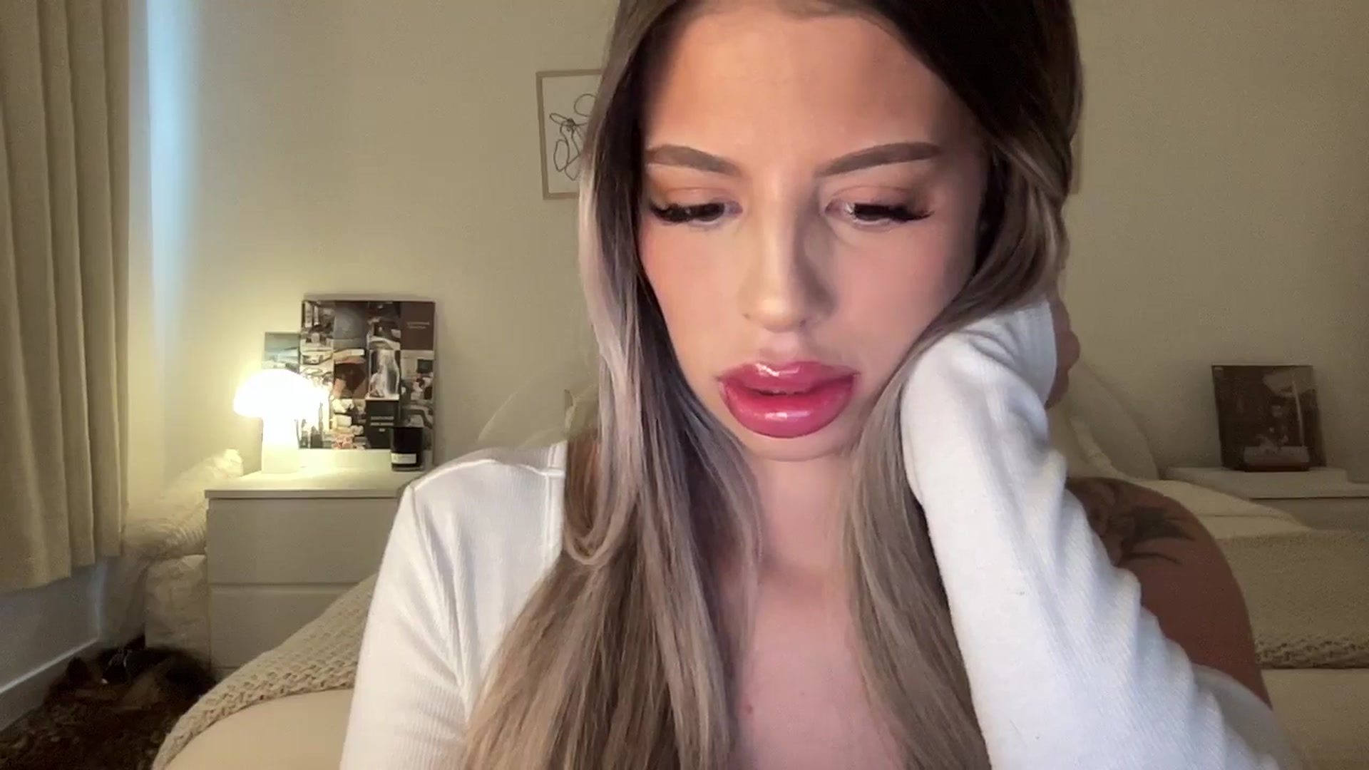 Gallery image thumbnail from aryaaxo's myfreecams stream on, 09/08/2025, 19:15 image 5 of 20