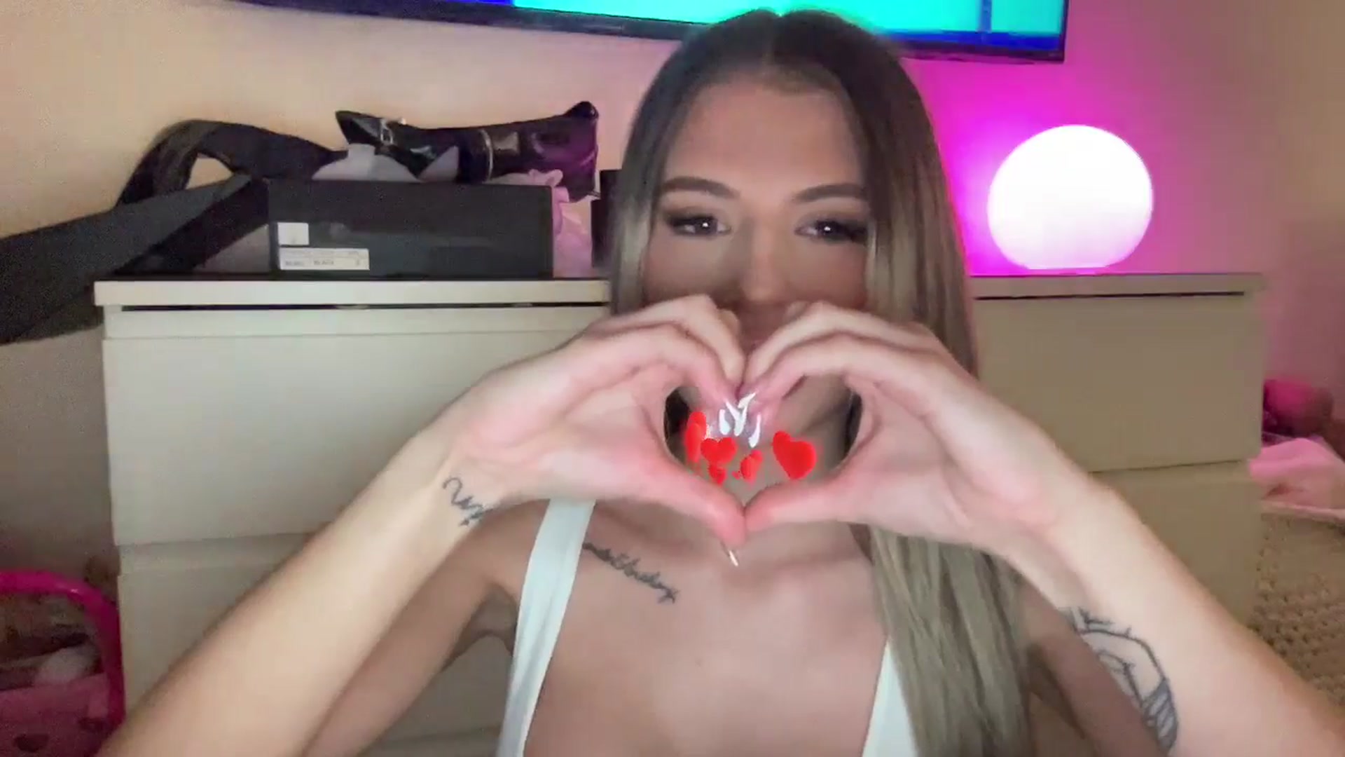 Gallery image thumbnail from aryaaxo's myfreecams stream on, 09/17/2025, 09:16 image 7 of 20