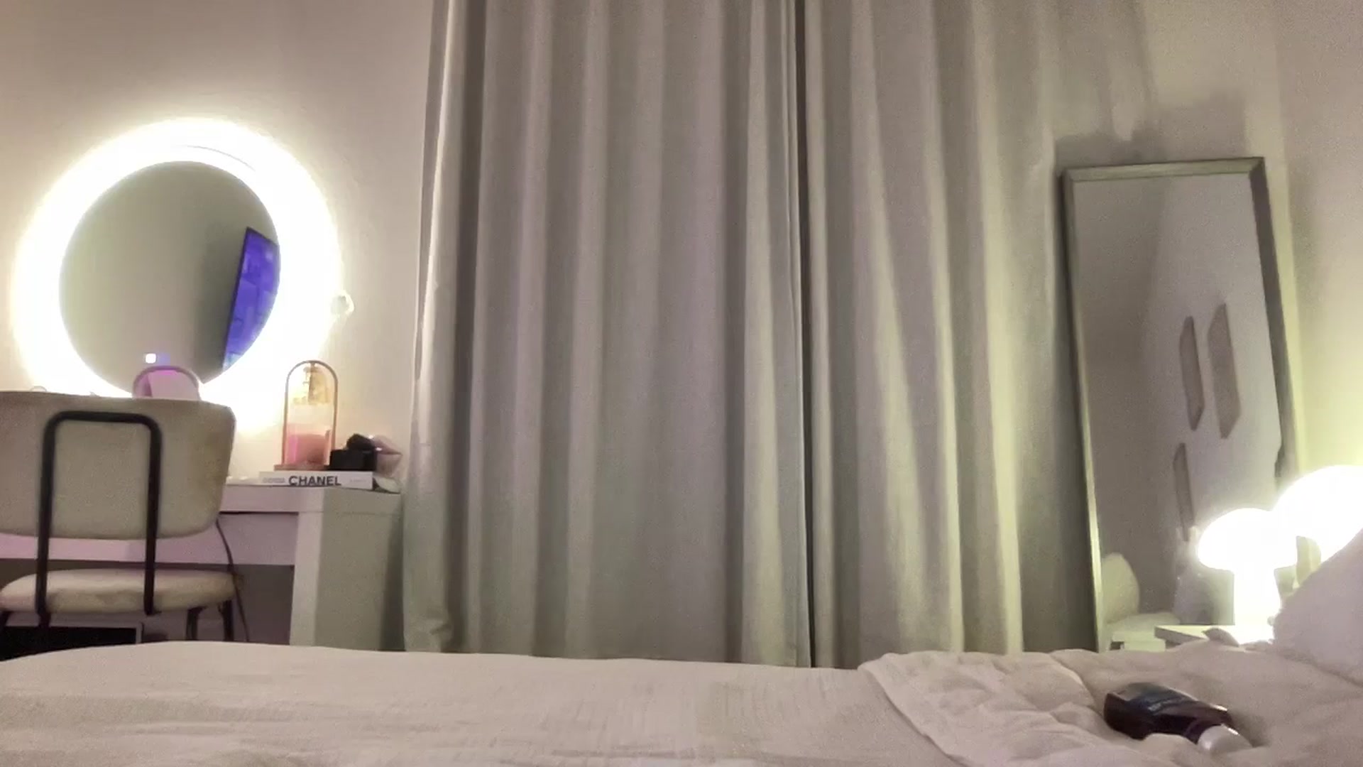 Gallery image thumbnail from aryaaxo's myfreecams stream on, 09/26/2025, 07:40 image 17 of 20