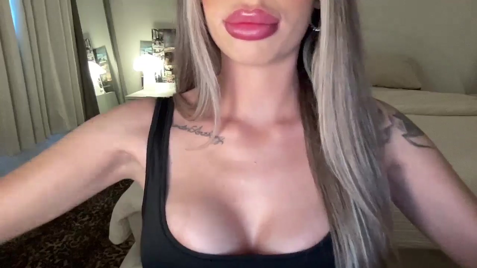 Gallery image thumbnail from aryaaxo's myfreecams stream on, 09/29/2025, 19:47 image 7 of 20