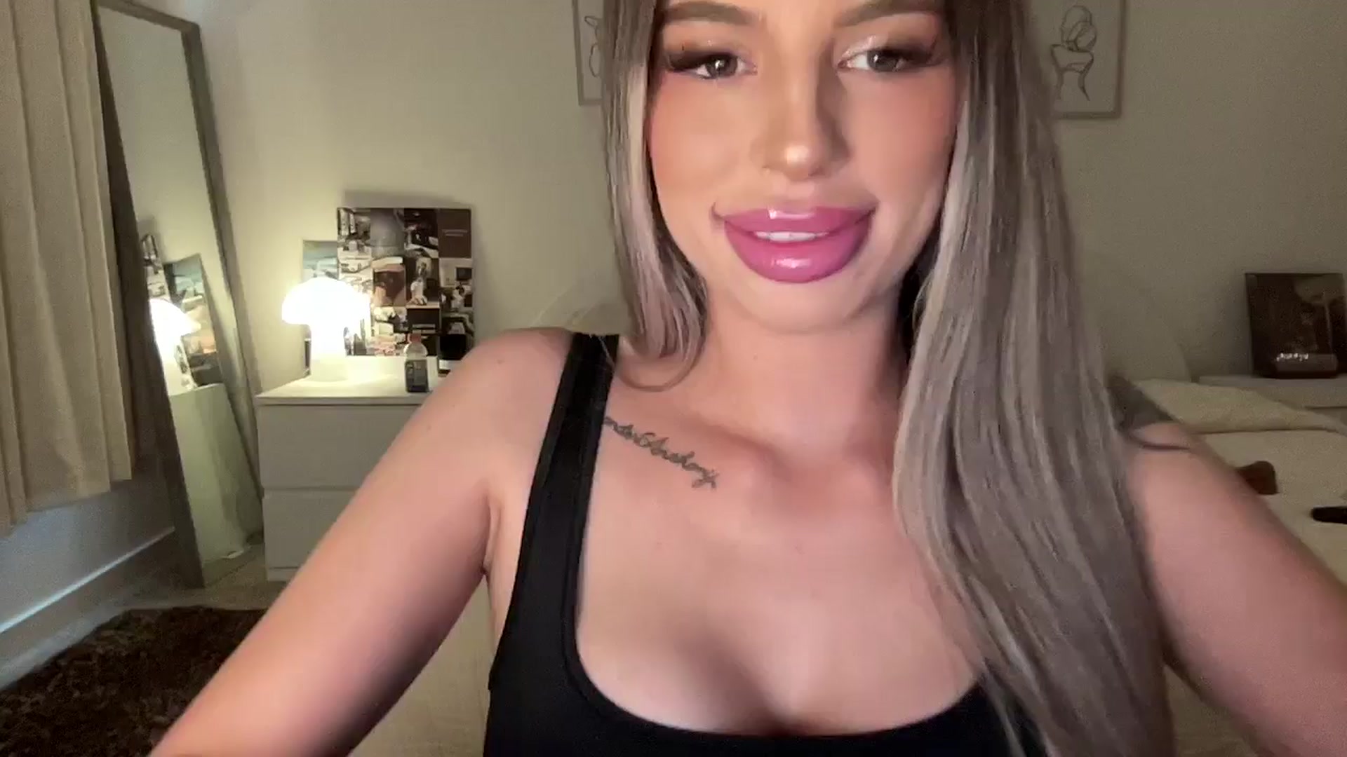 Gallery image thumbnail from aryaaxo's myfreecams stream on, 09/29/2025, 20:42 image 6 of 20