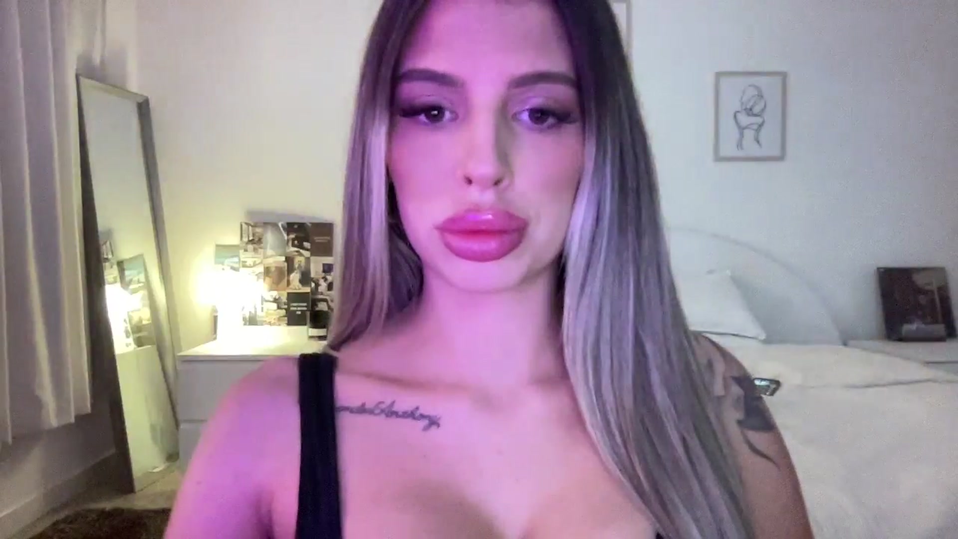 Gallery image thumbnail from aryaaxo's myfreecams stream on, 09/30/2025, 05:37 image 12 of 20