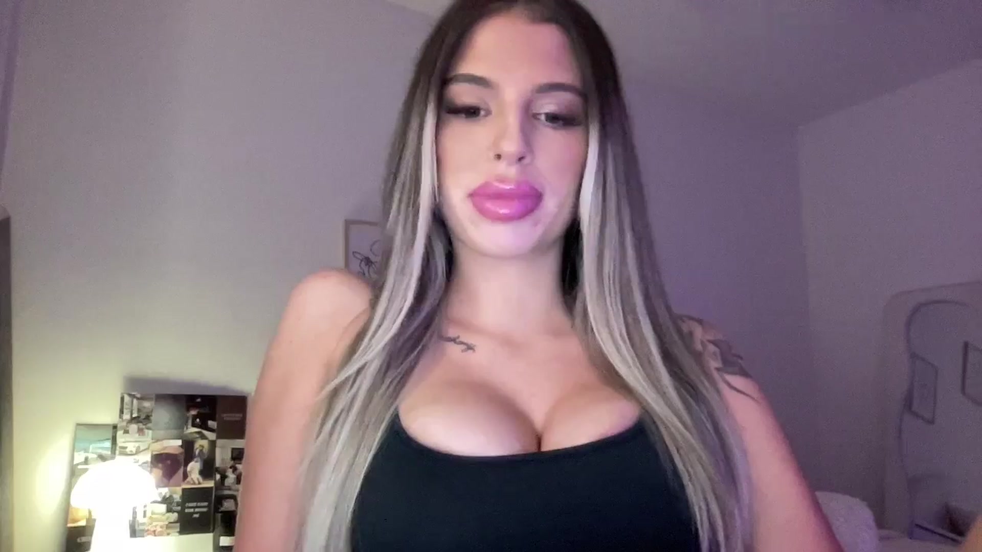 Gallery image thumbnail from aryaaxo's myfreecams stream on, 09/30/2025, 05:56 image 15 of 20
