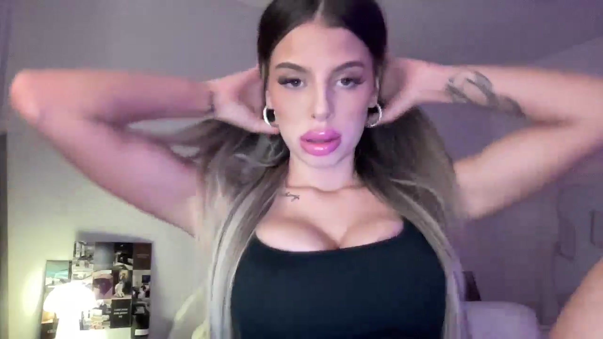 Gallery image thumbnail from aryaaxo's myfreecams stream on, 09/30/2025, 05:56 image 16 of 20