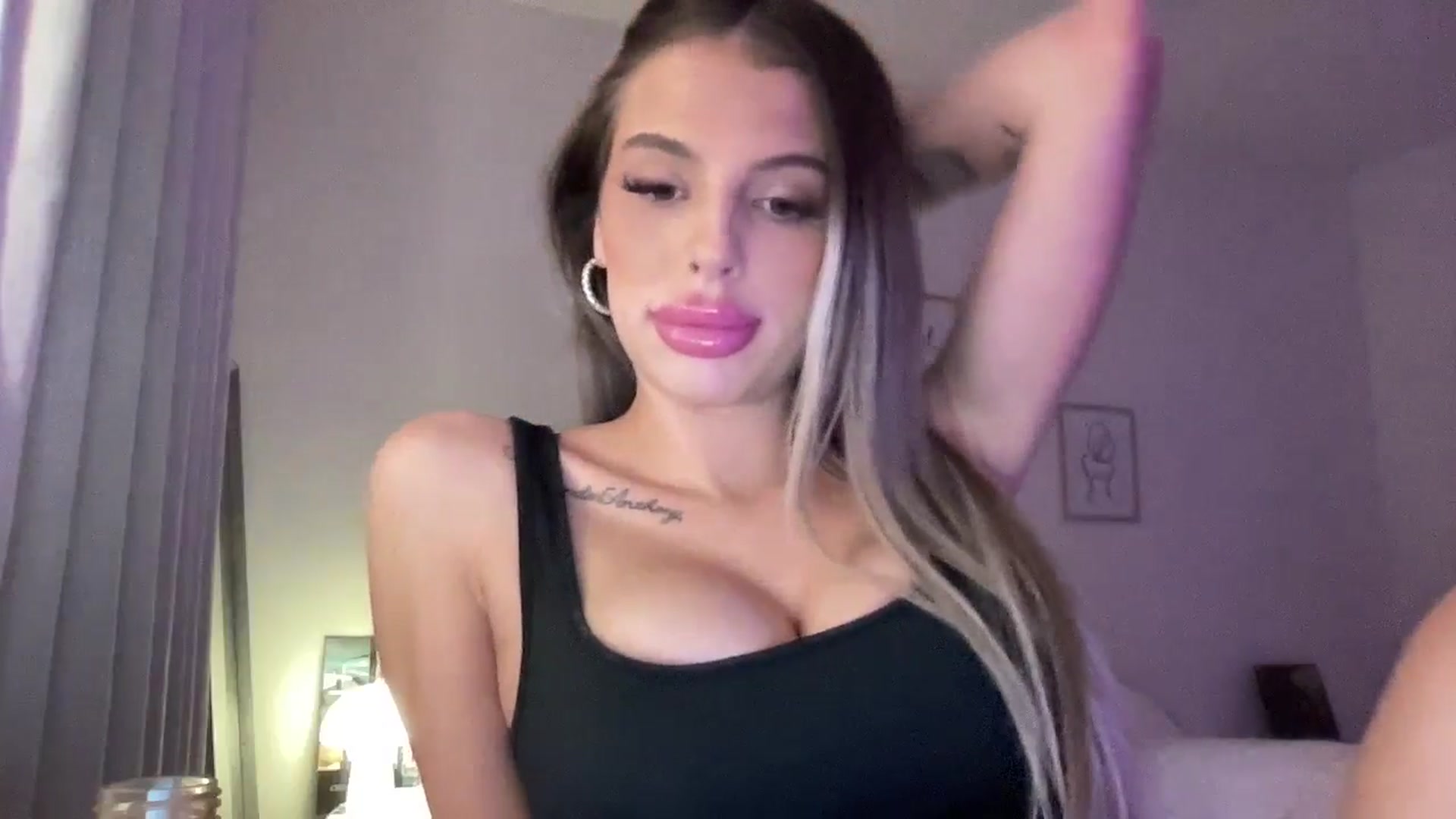 Gallery image thumbnail from aryaaxo's myfreecams stream on, 09/30/2025, 05:56 image 4 of 20