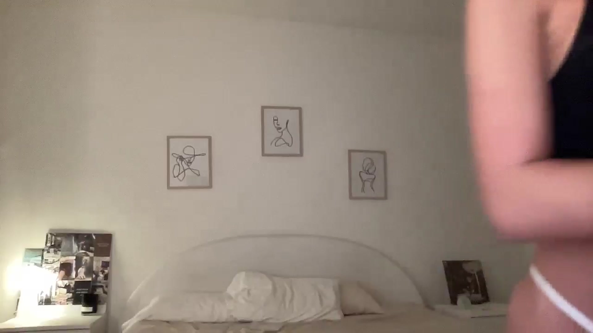 Gallery image thumbnail from aryaaxo's myfreecams stream on, 10/28/2025, 06:34 image 8 of 20