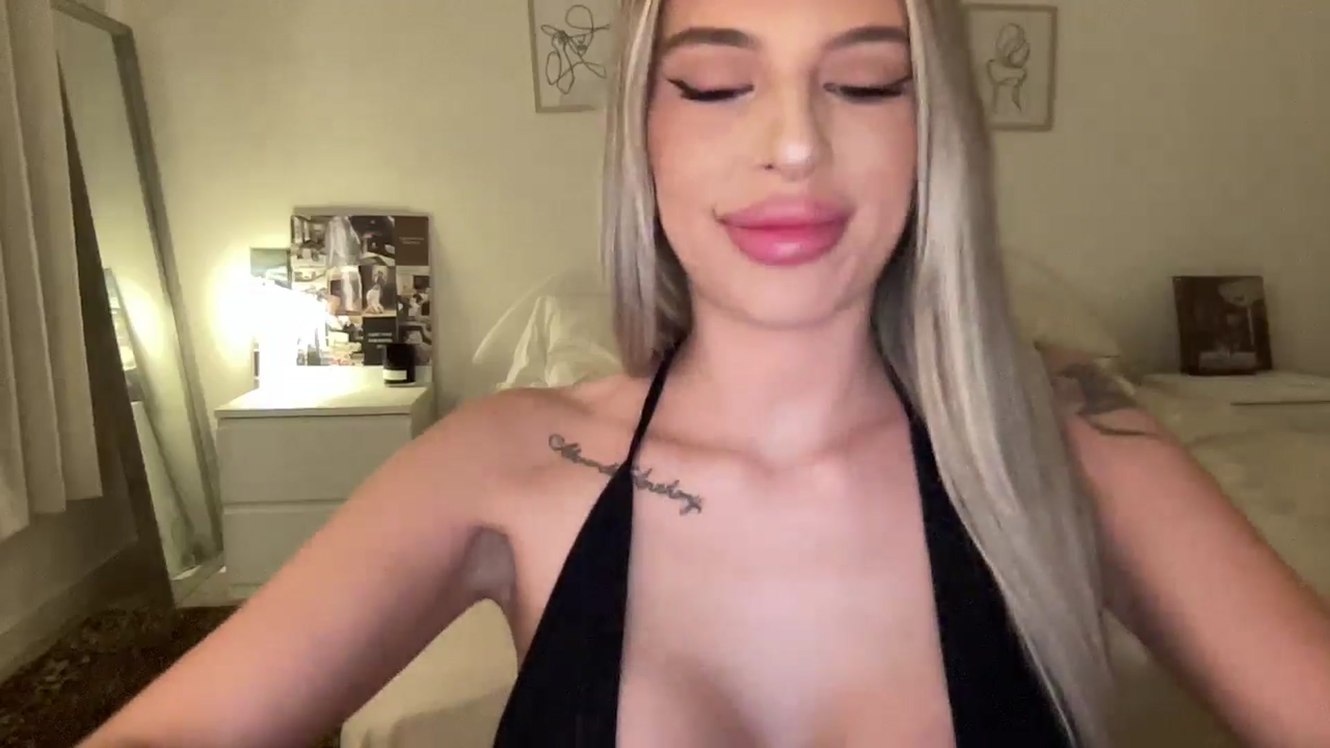 Gallery image thumbnail from aryaaxo's myfreecams stream on, 10/29/2025, 04:51 image 8 of 20