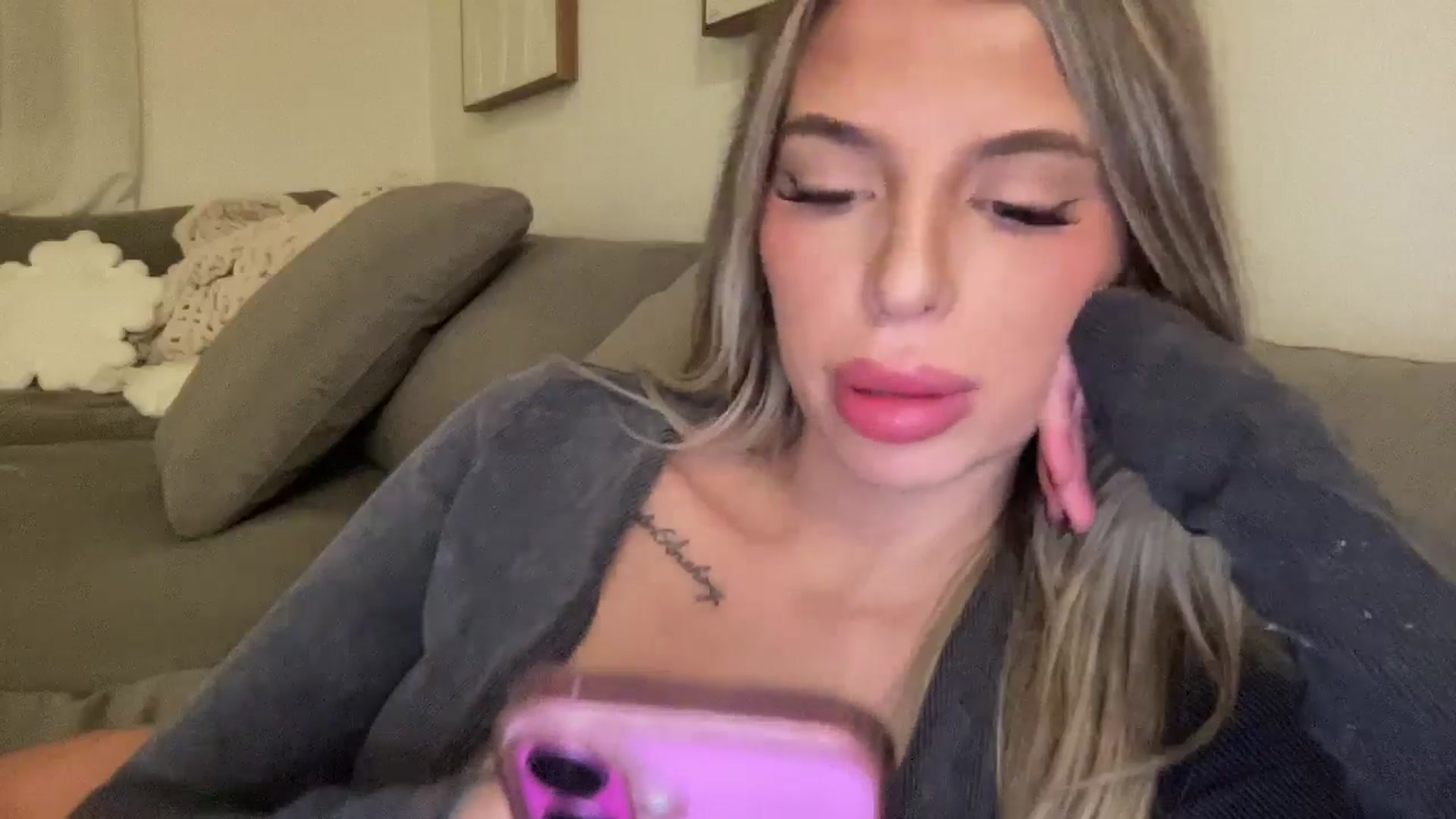 Gallery image thumbnail from aryaaxo's myfreecams stream on, 11/19/2025, 07:21 image 11 of 20
