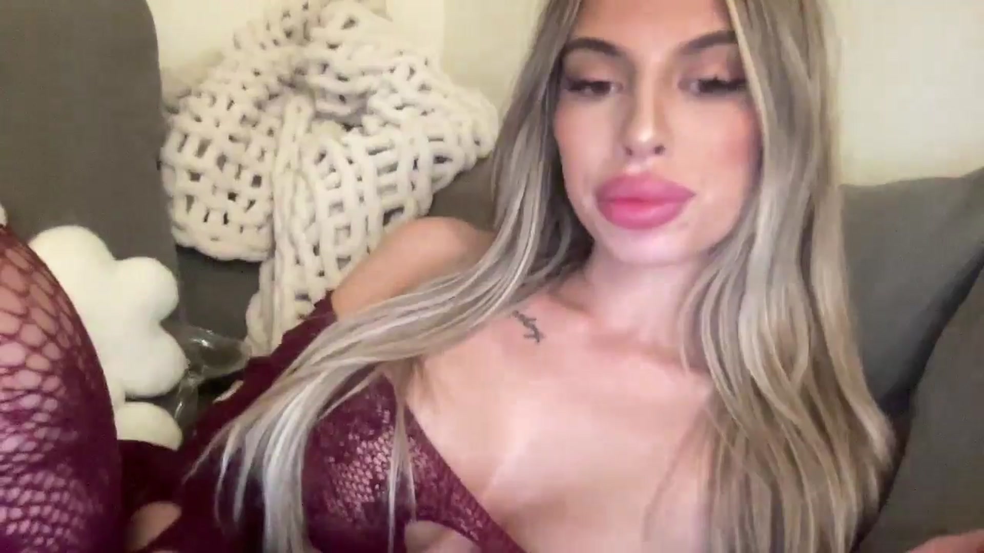Gallery image thumbnail from aryaaxo's myfreecams stream on, 11/20/2025, 08:27 image 5 of 20