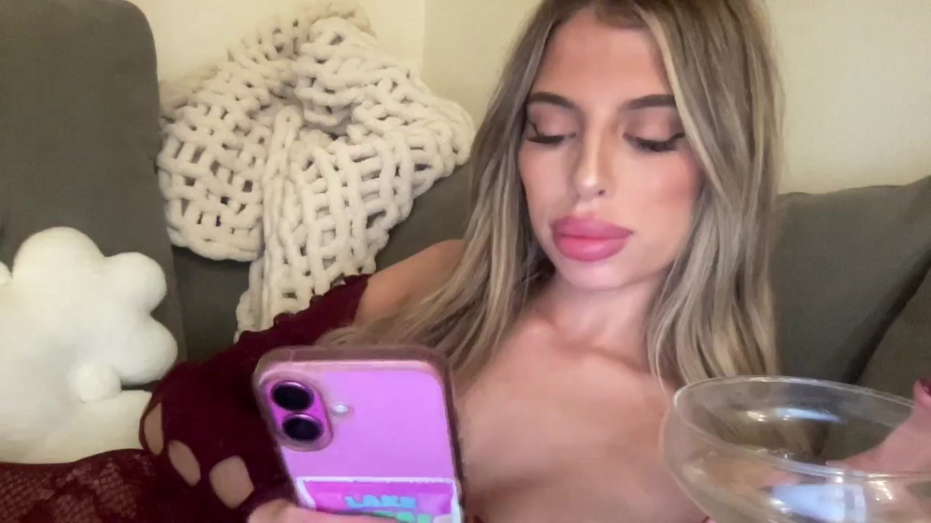 Gallery image thumbnail from aryaaxo's myfreecams stream on, 11/20/2025, 08:27 image 14 of 20
